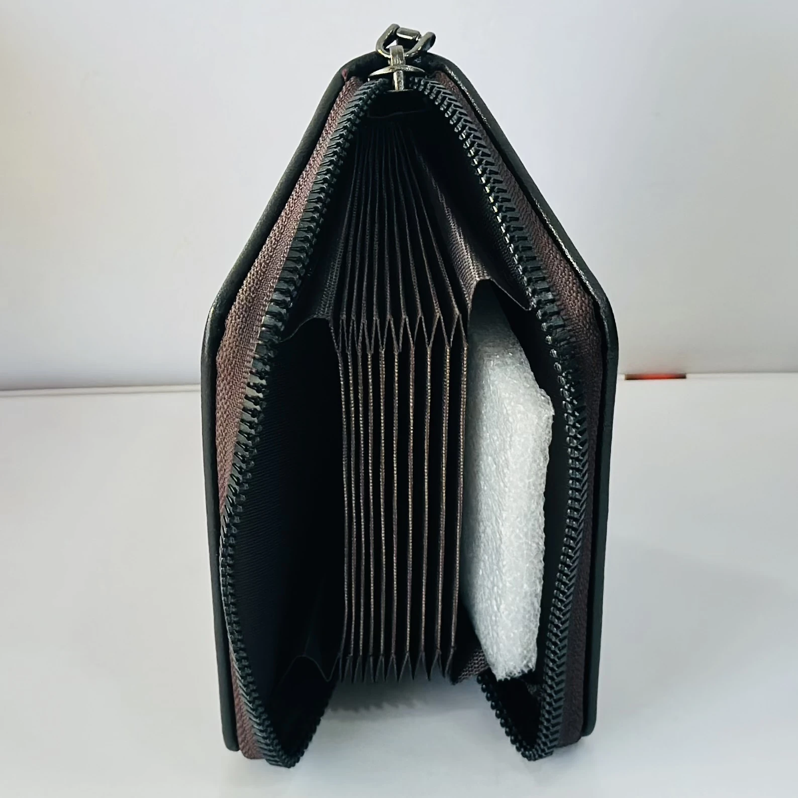Balisi Black leather wallet