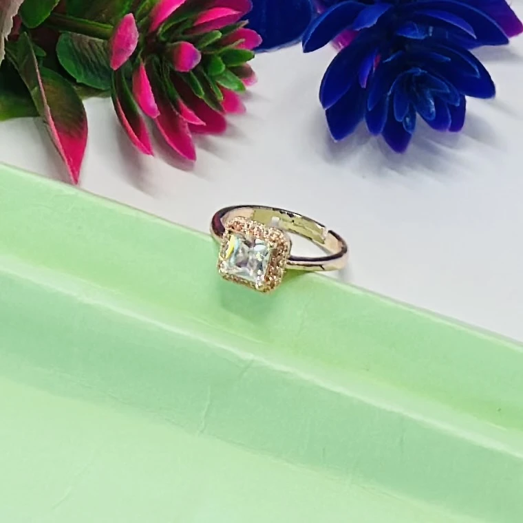 Rose gold-toned, adjustable solitaire ring