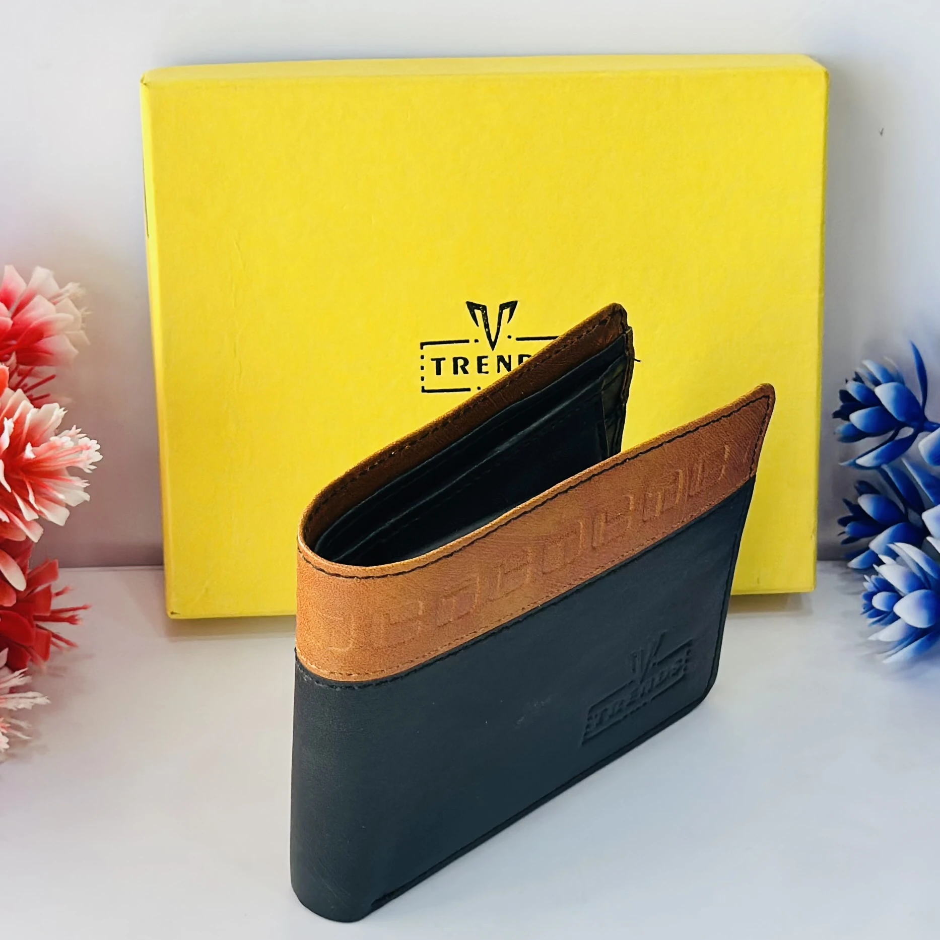Men's Pure Leather Global Coin Bi Fold Wallet