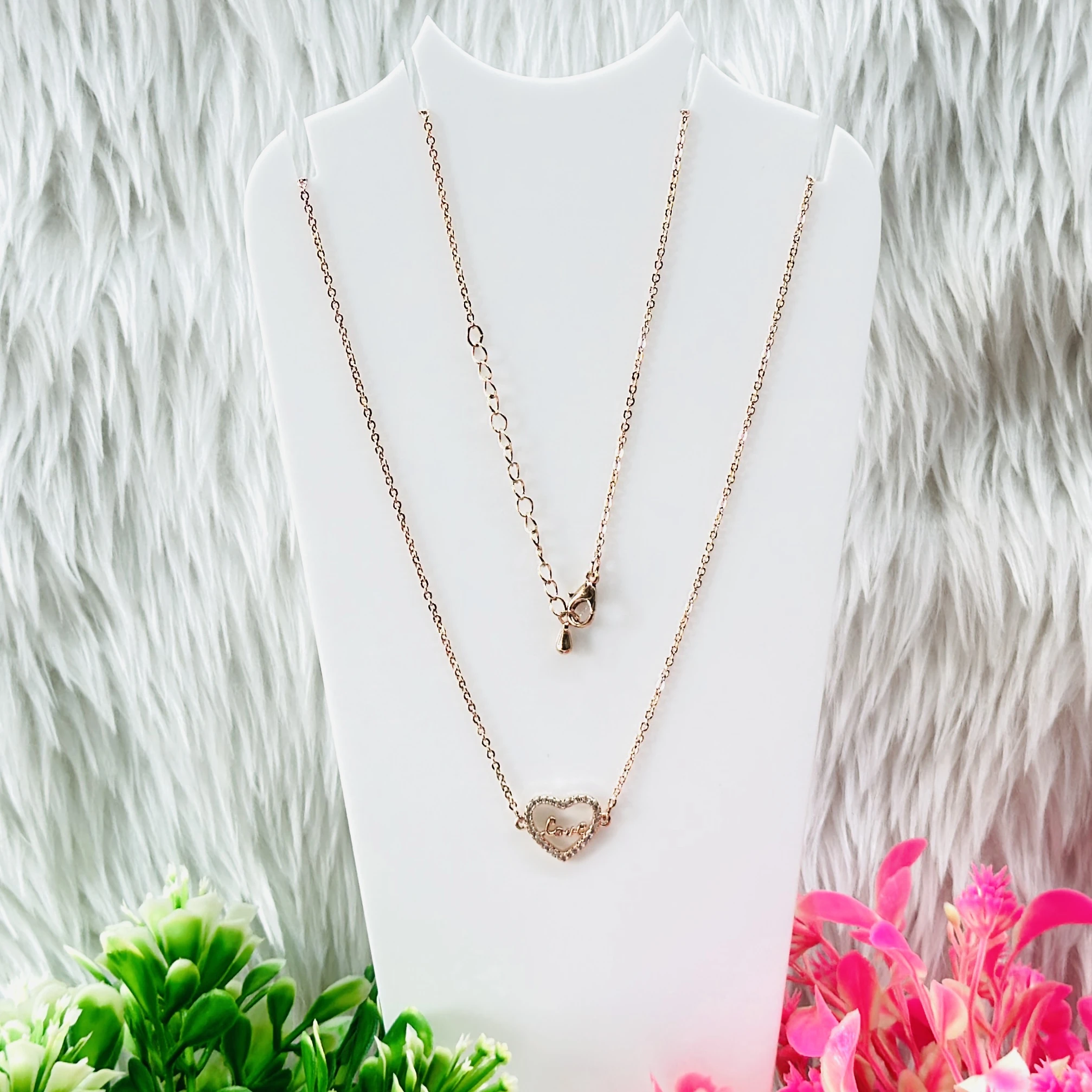 Rose gold necklace resembles styles