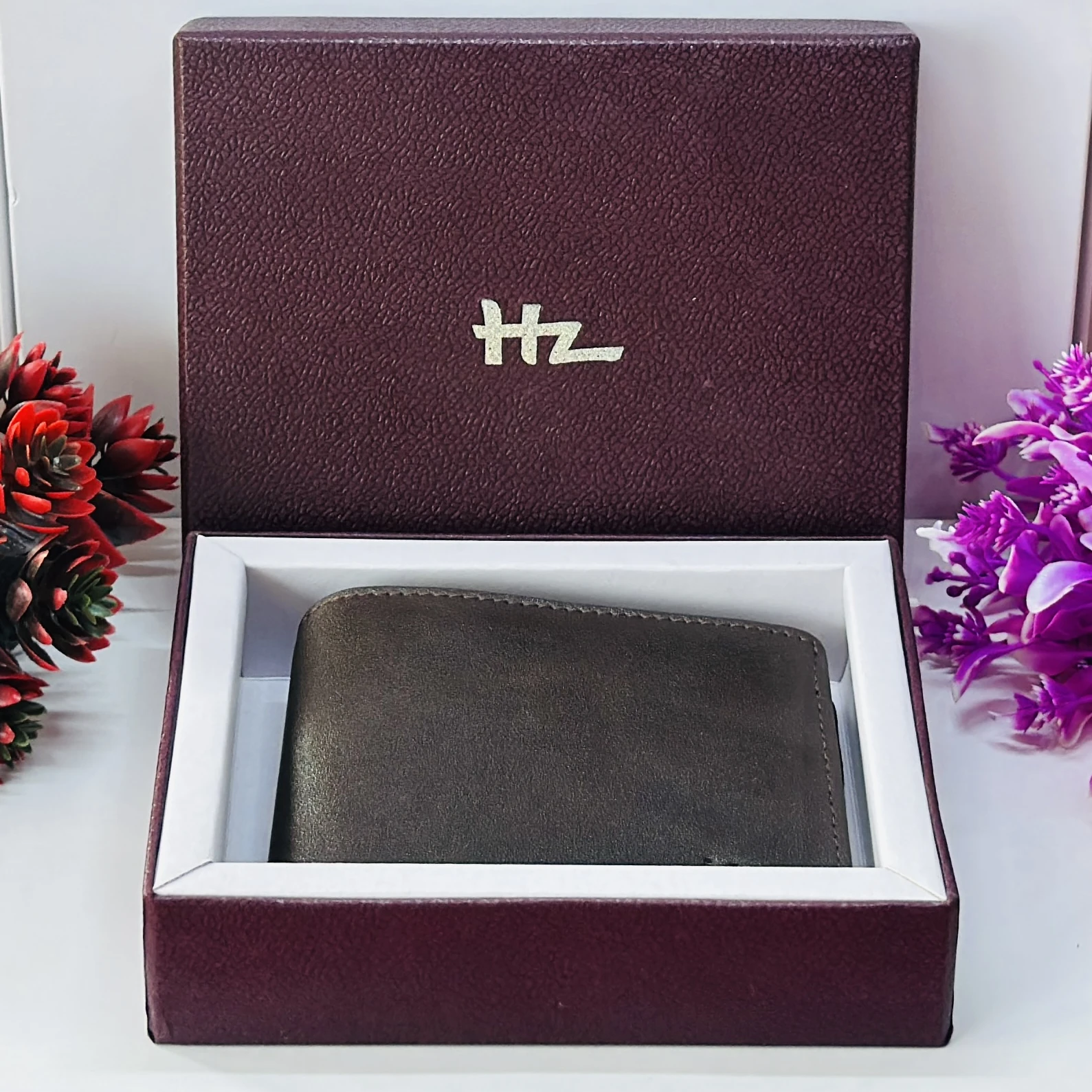 HZ men's bifold wallet made from genuine leather.