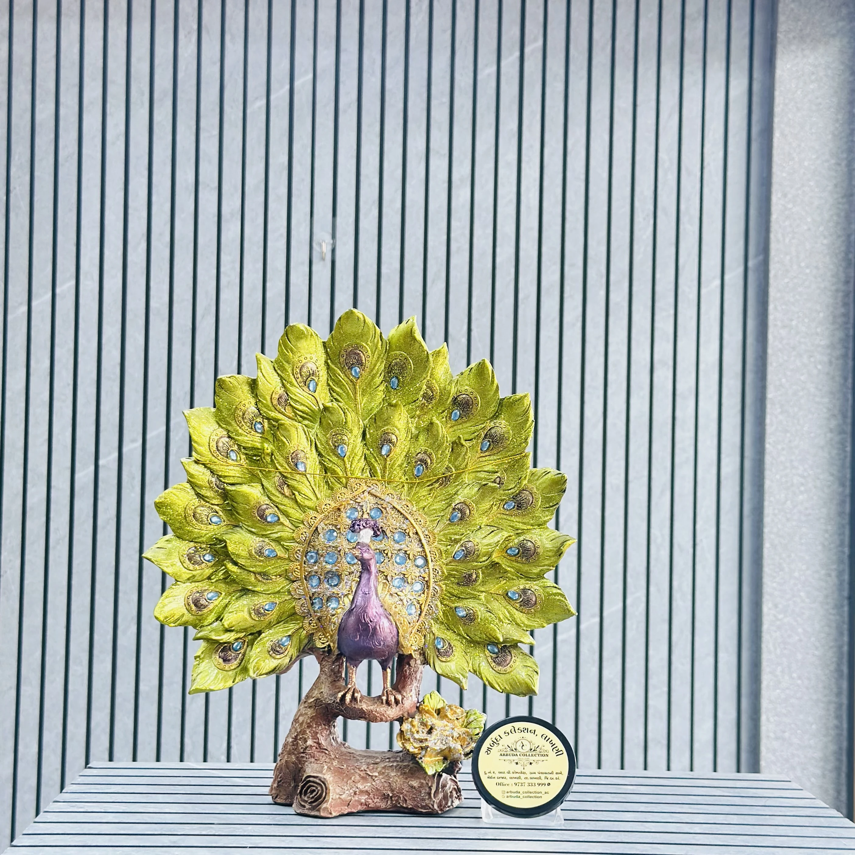 Peacock pride showpiece