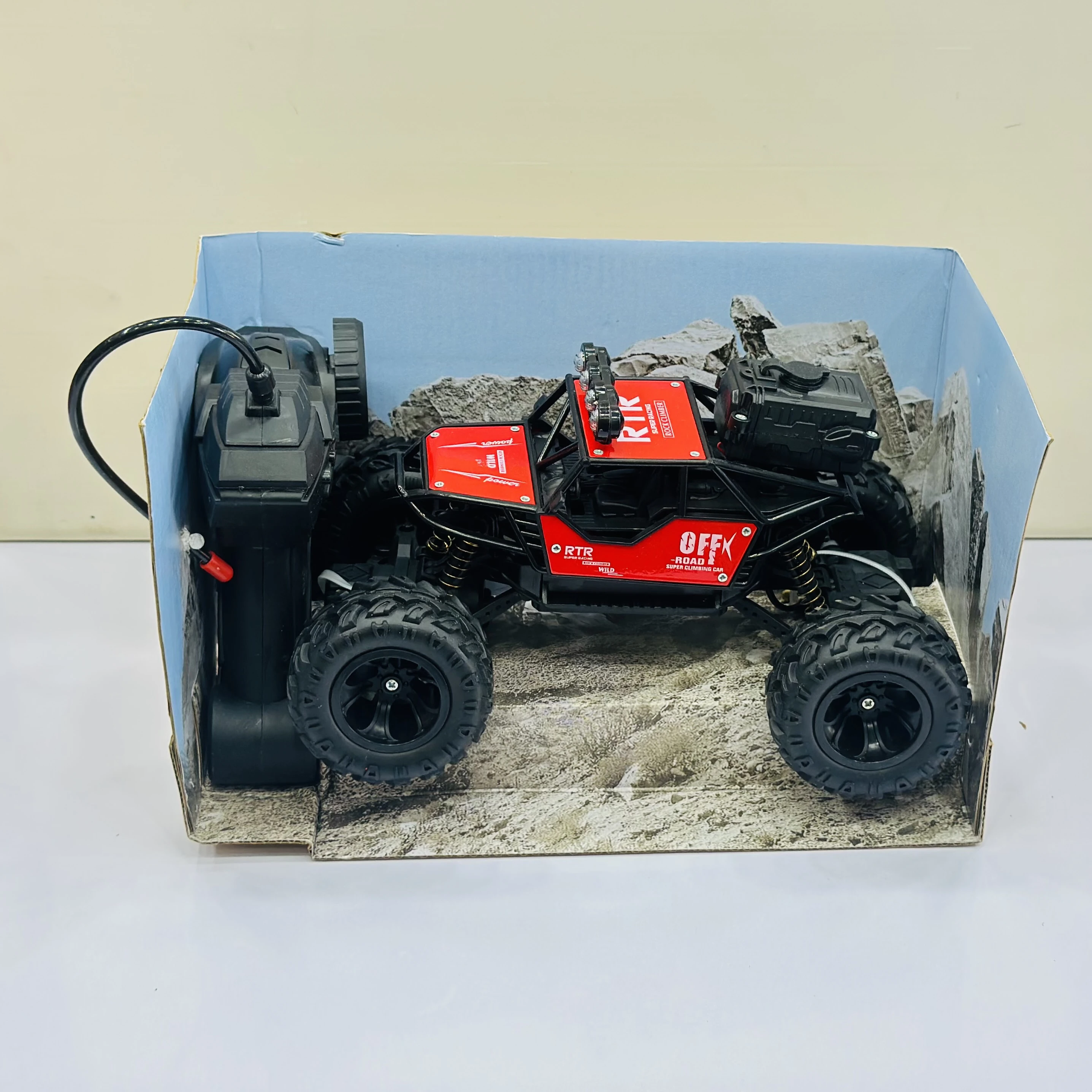 Toybei Rock Crawler 1:18 scale remote control car.