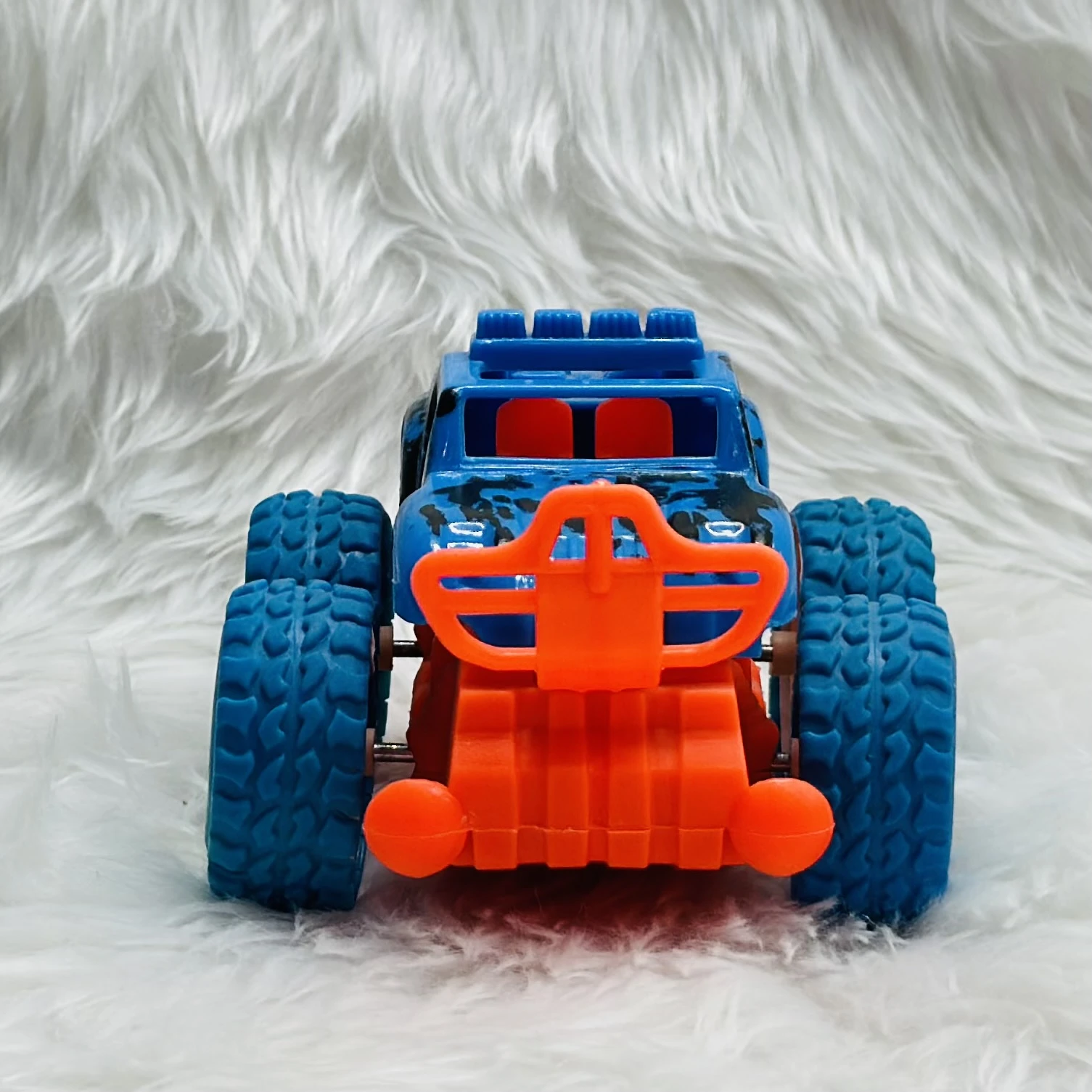 Jetoyni Monster Truck toy