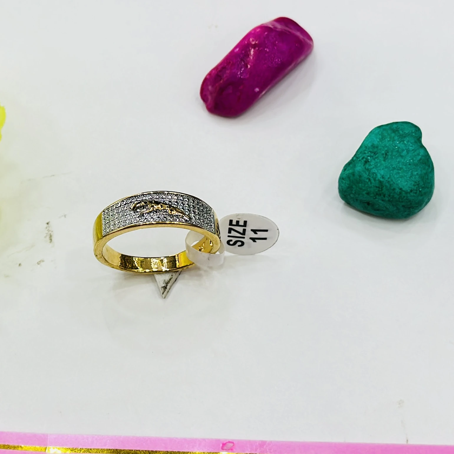 Ginostone Golden Panther Motion Ring