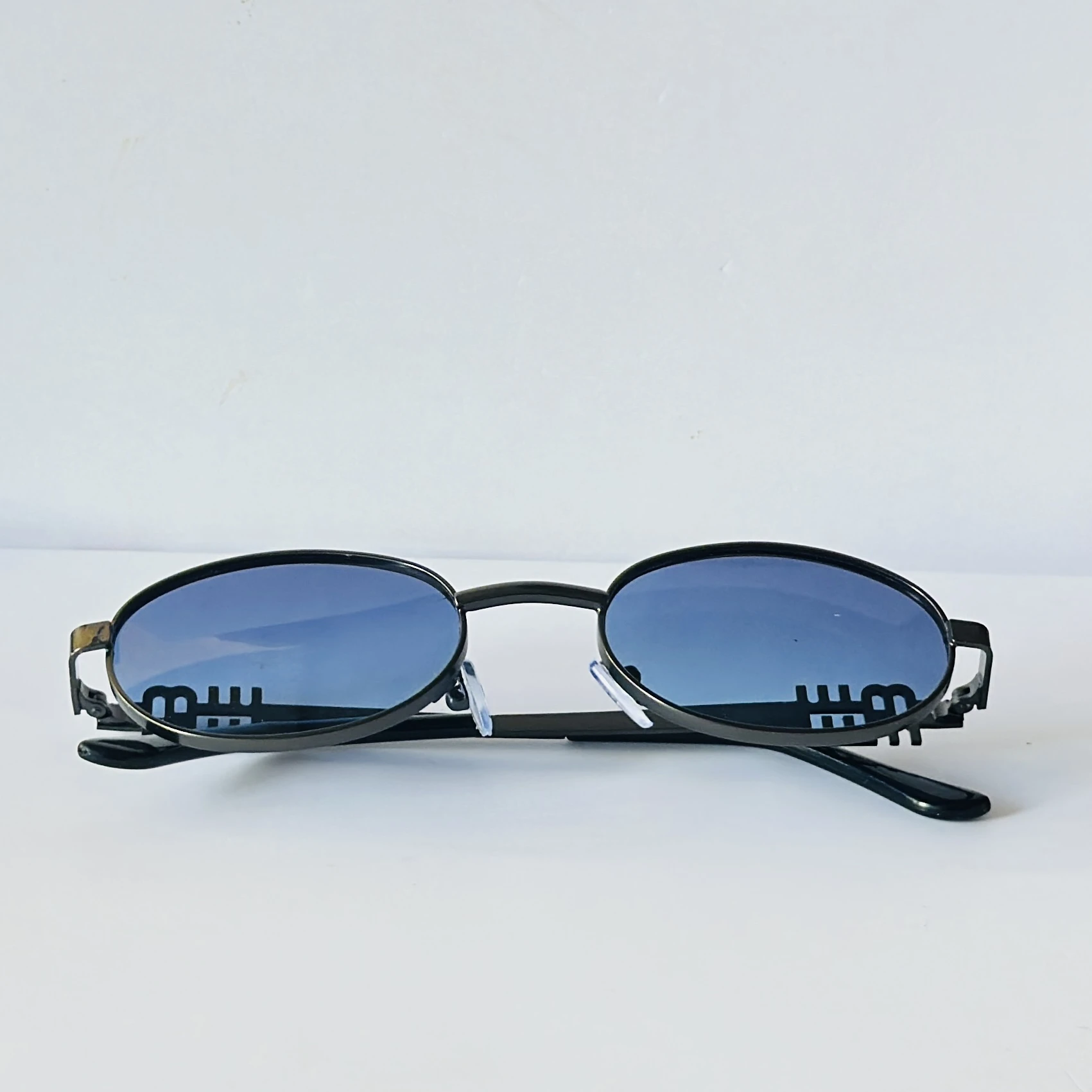 vintage Matrix-style slim oval metal frames