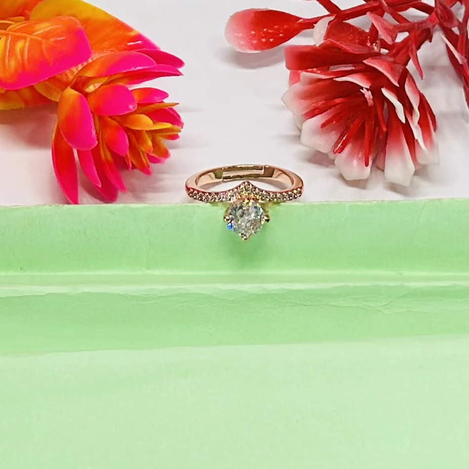 Gold plated solitaire finger ring