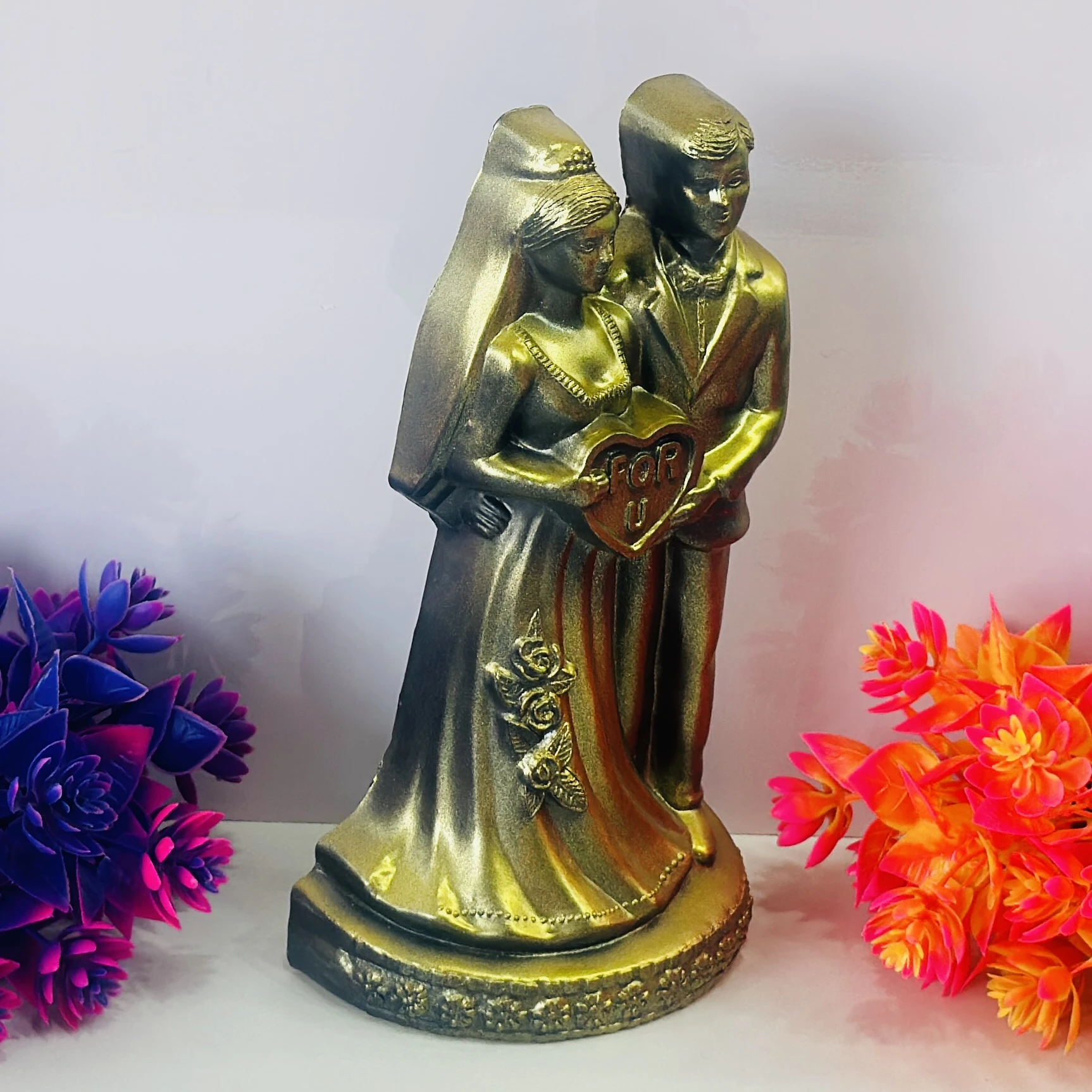 polyresin love couple showpiece statue