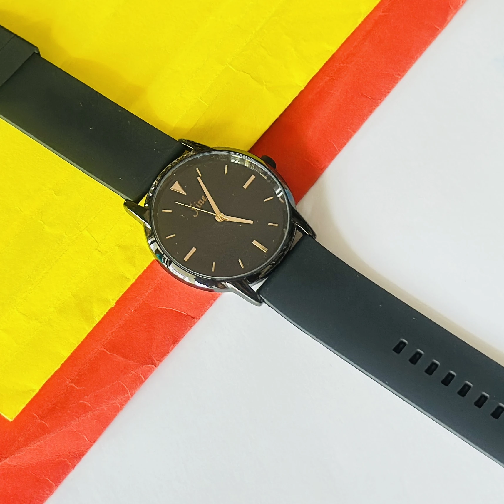 Black Analogue Watch