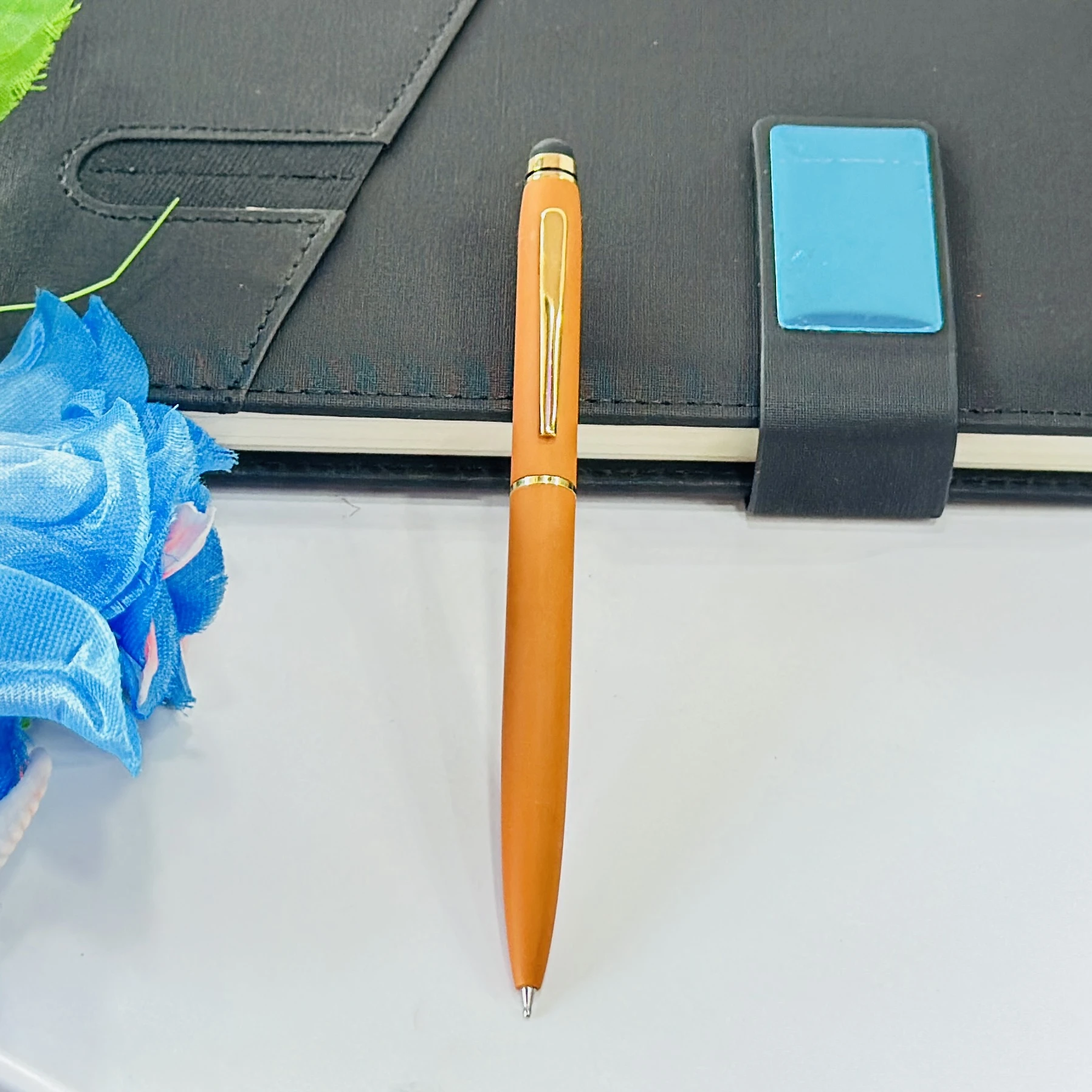 Anterique ballpoint pen in the color Pure Orange.