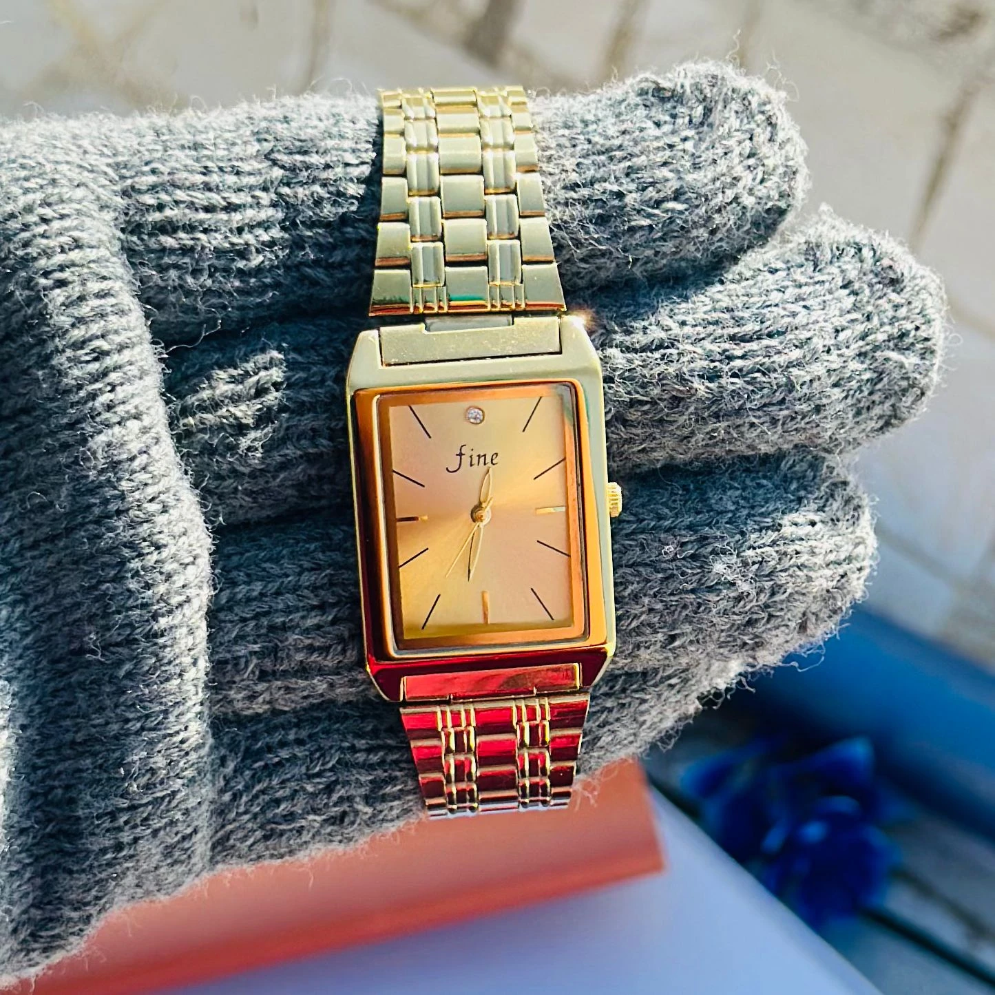 Golden Design analog watch