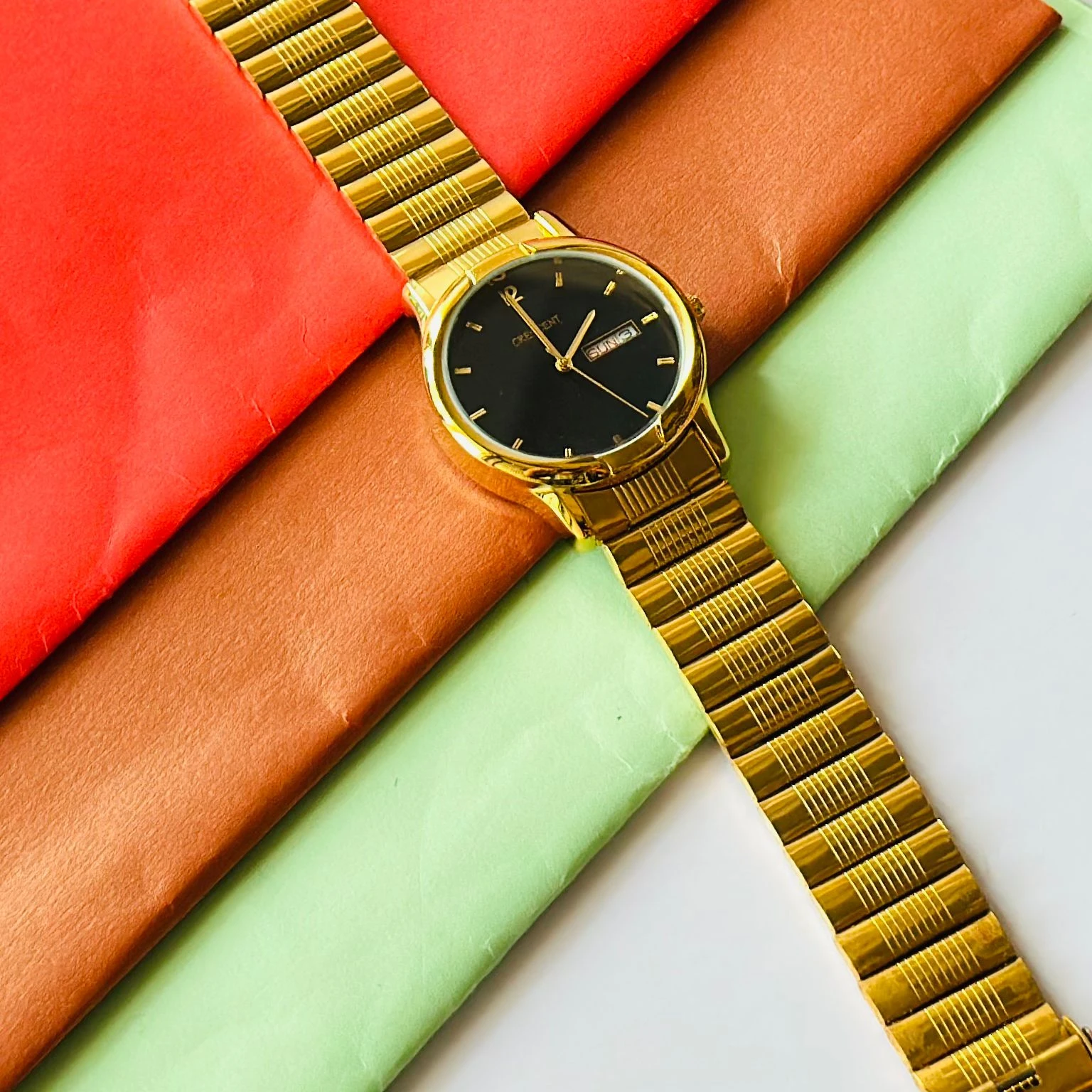 Crescent analog watch For man’s