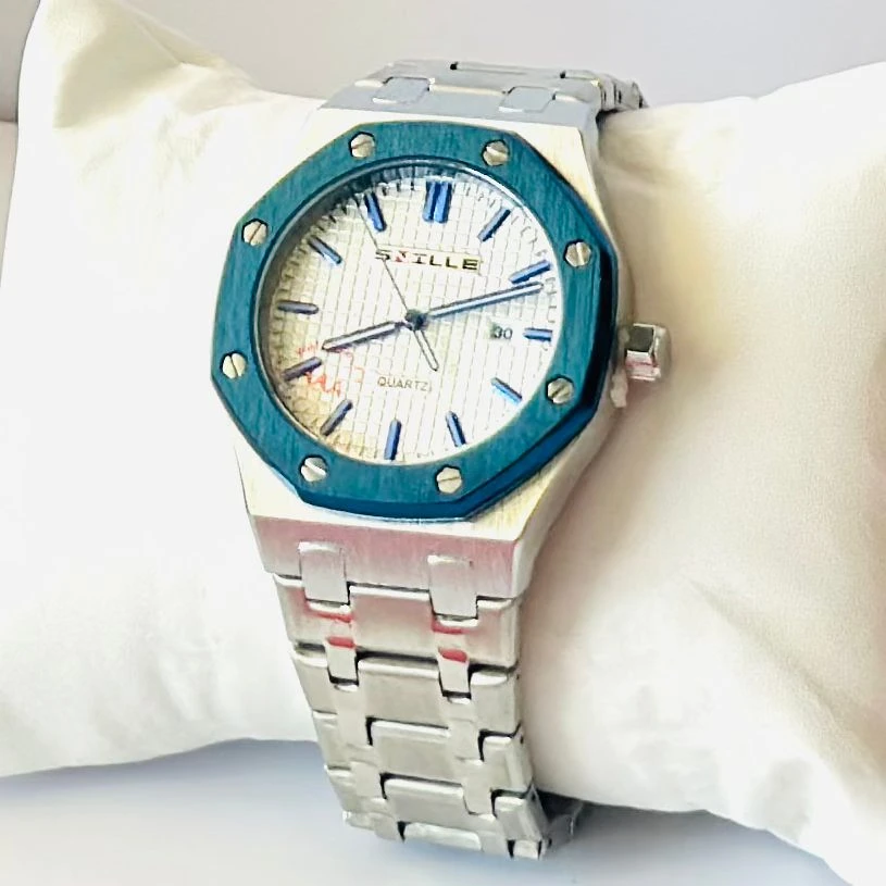 Snille's stylish men's metal chain watches