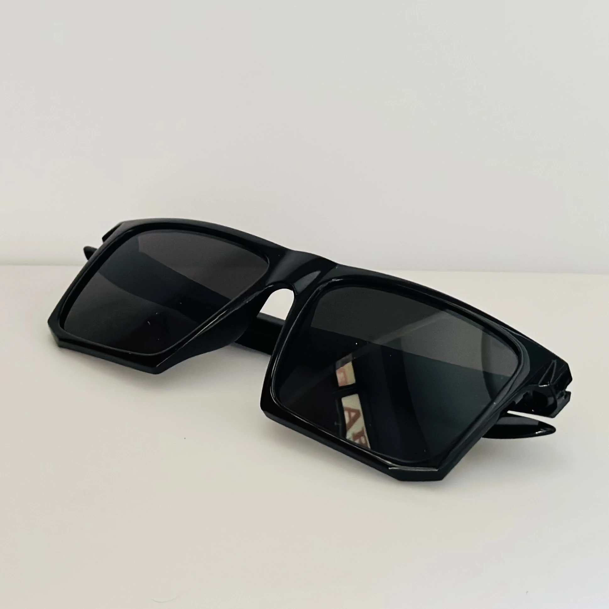 Black square sunglasses