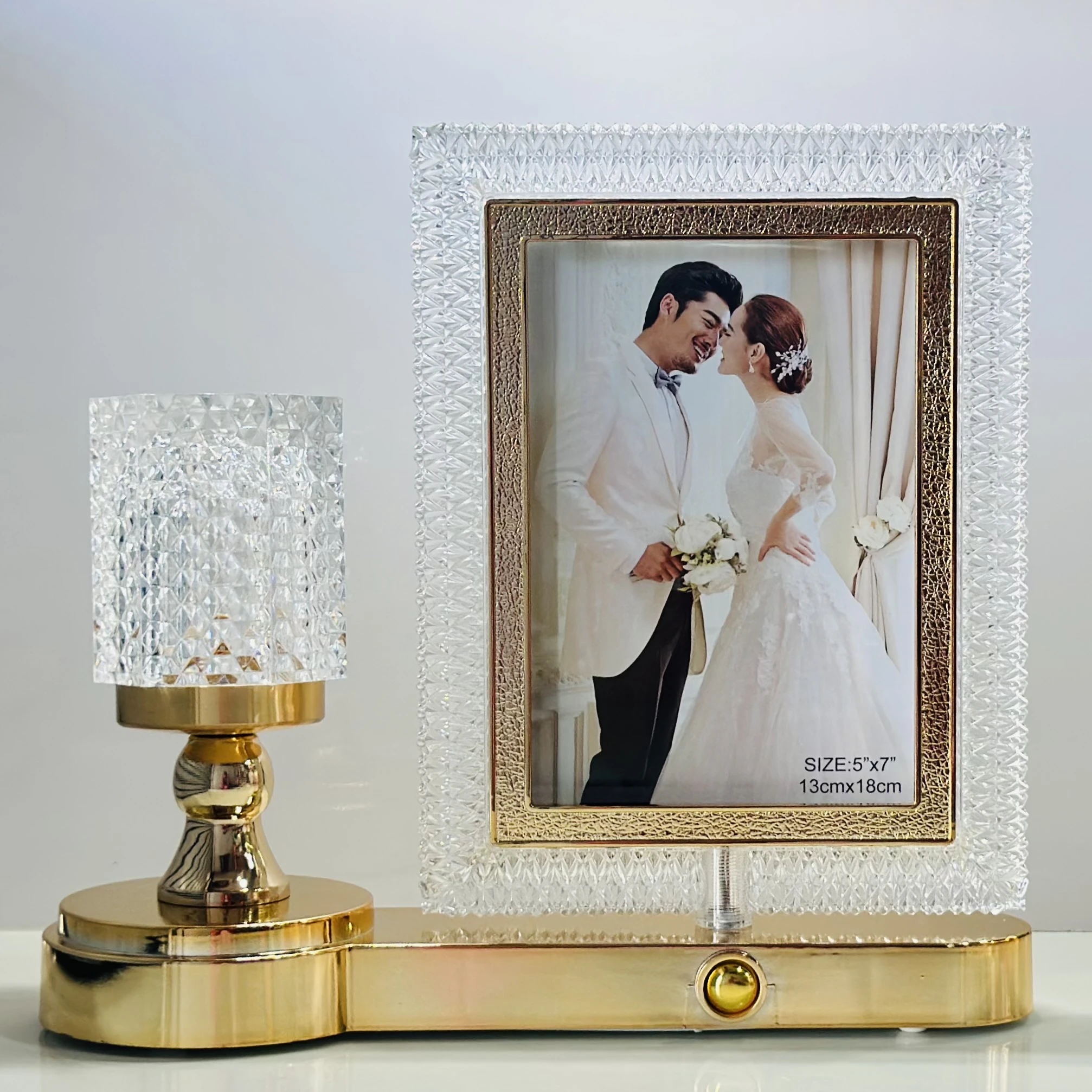 Romantic LED Dome Lamp with Kissing Couple