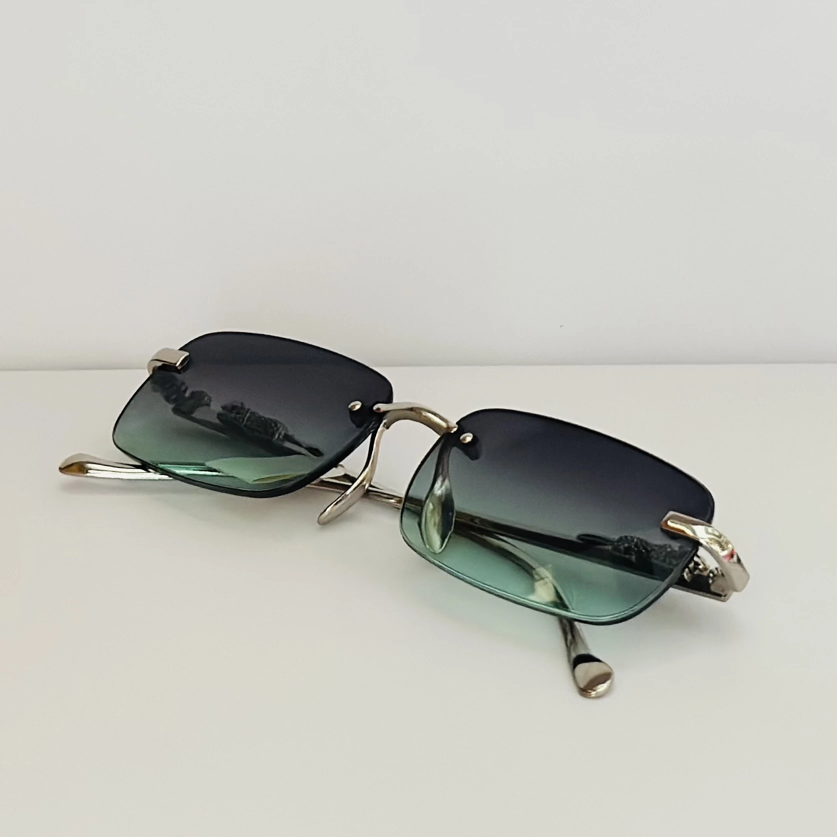 Rimless rectangular sunglasses
