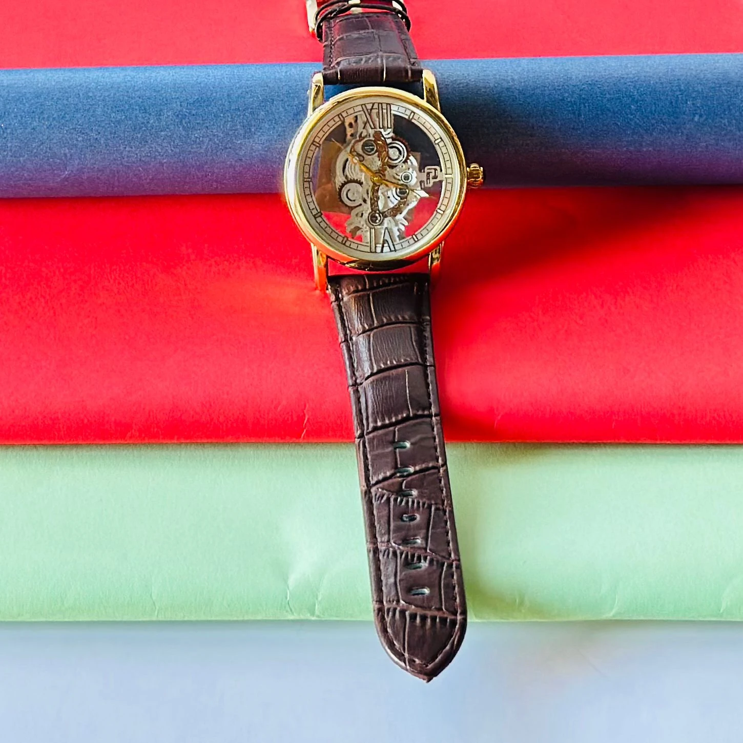Man’s analog watch