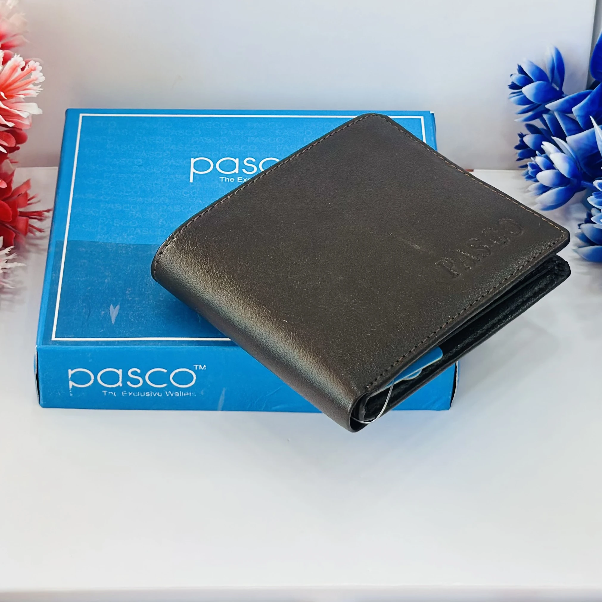 Pasco men's brown artificial leather bi-fold wallet.