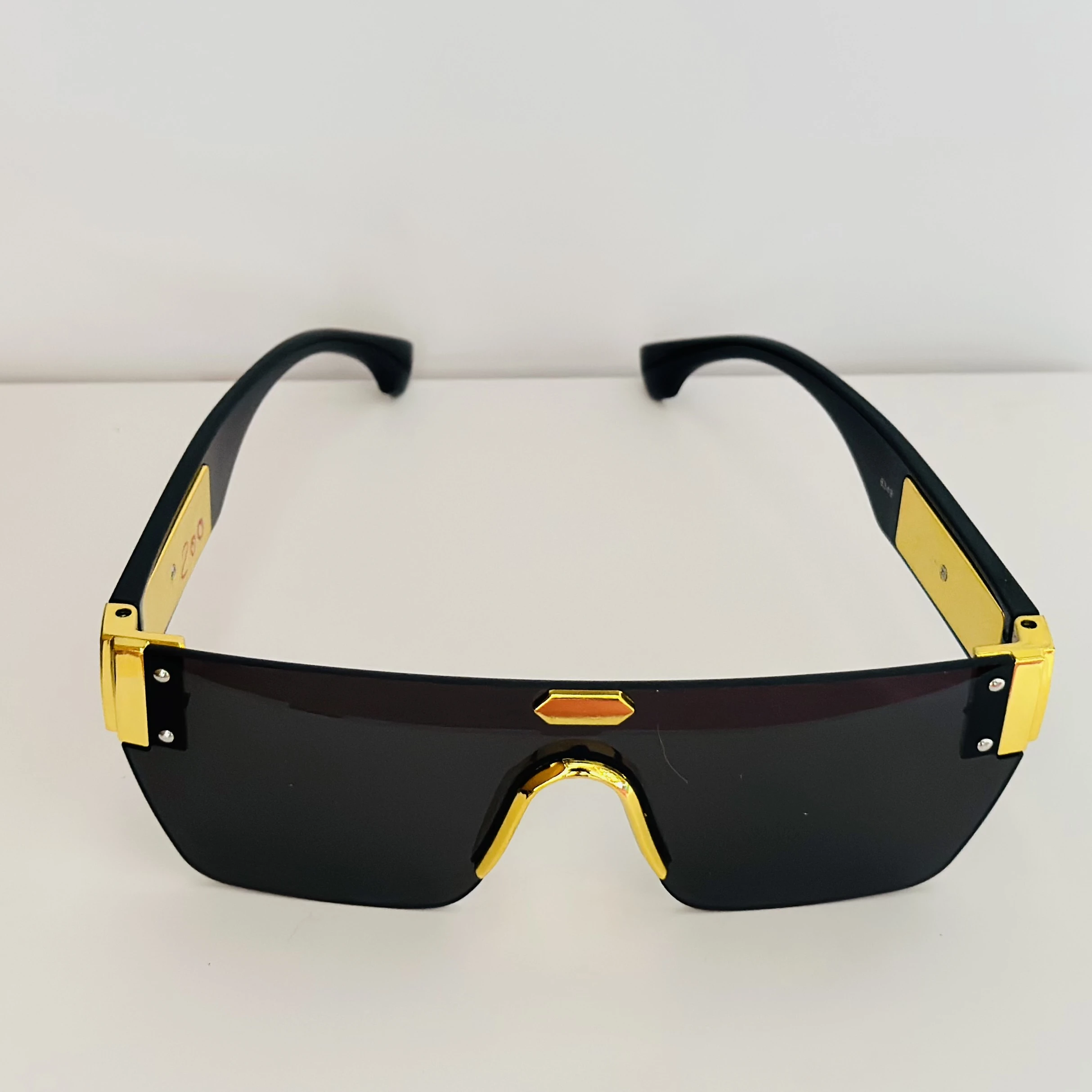 Stylist rimless square sunglasses