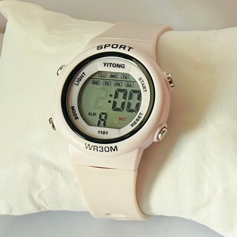 white Yitong digital sports watch
