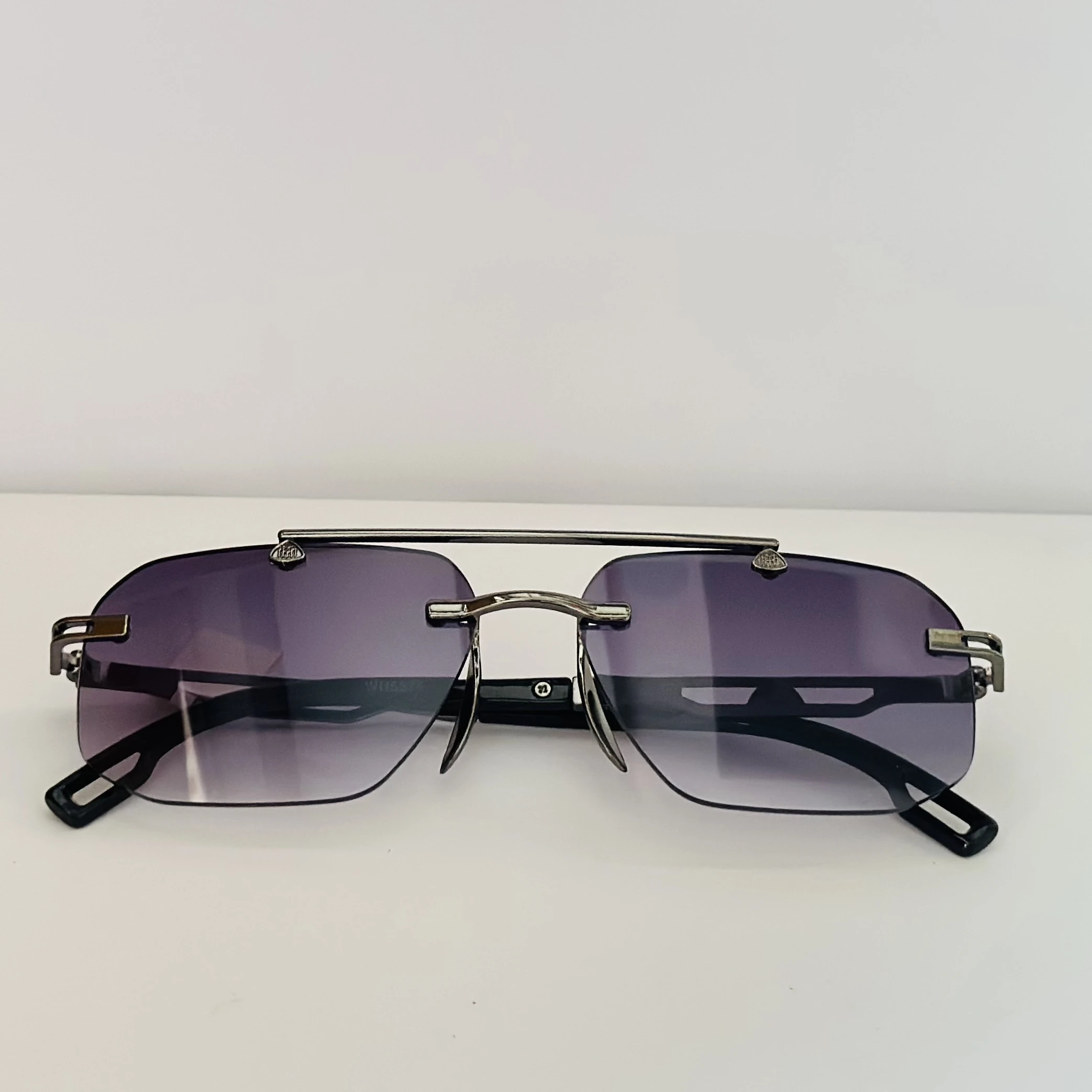 Rimless rectangular sunglasses