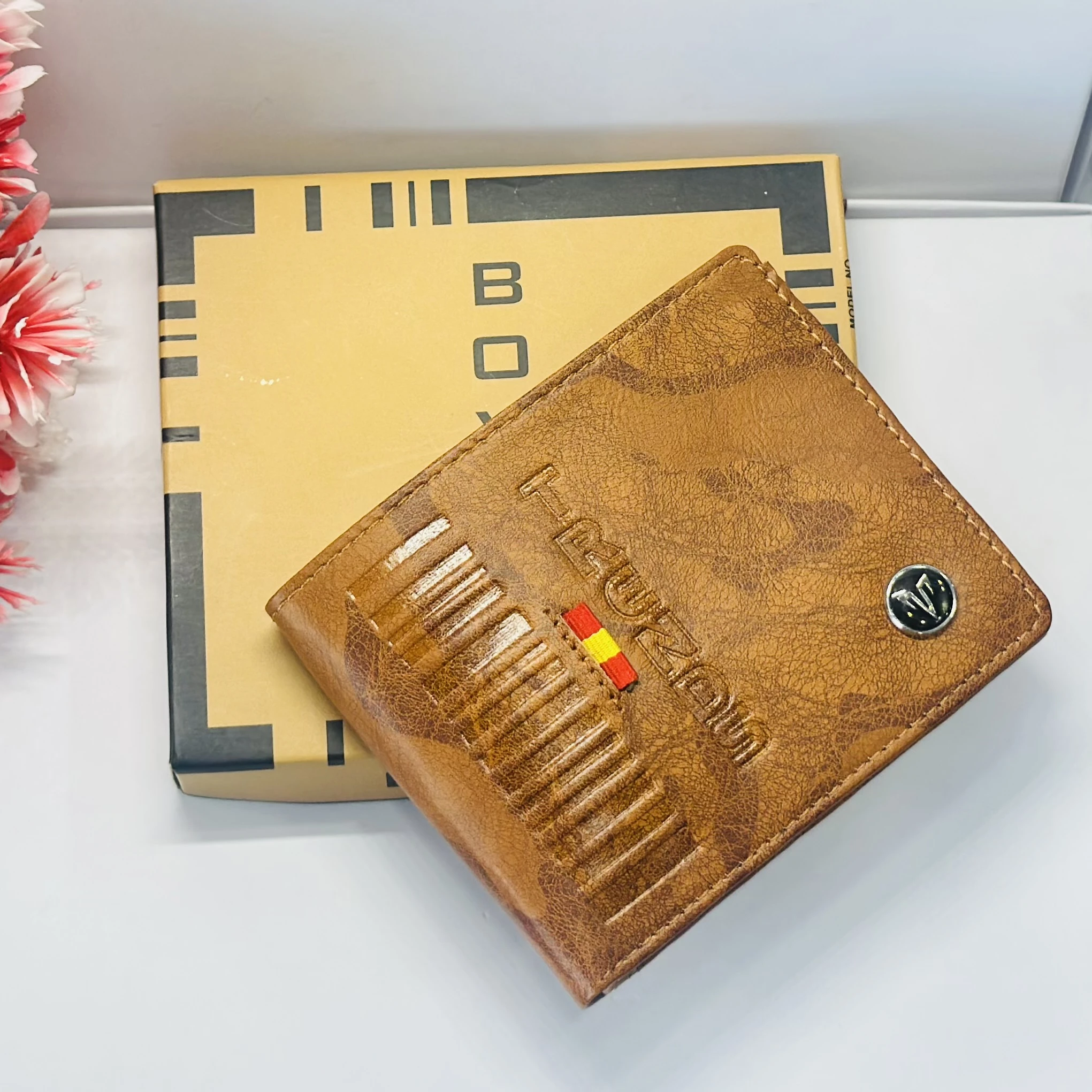 Brown Bovi's men's leather bifold wallet
