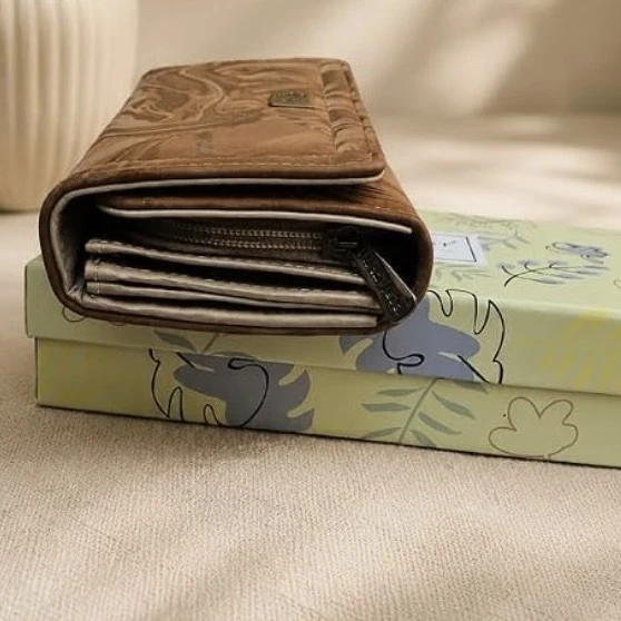 Stylish Wallet – Perfect Gift for Girls