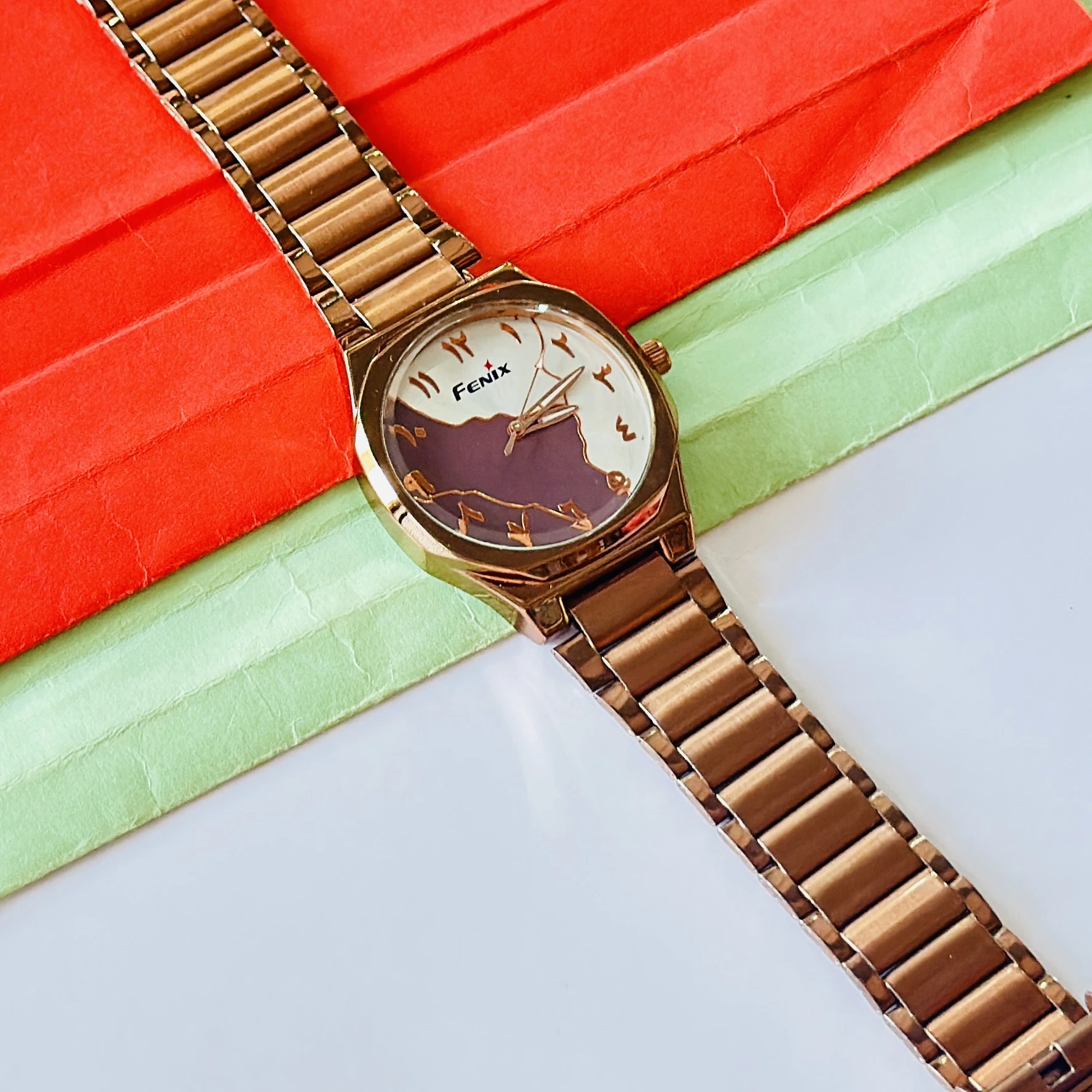 Rose  gold-toned analog watch