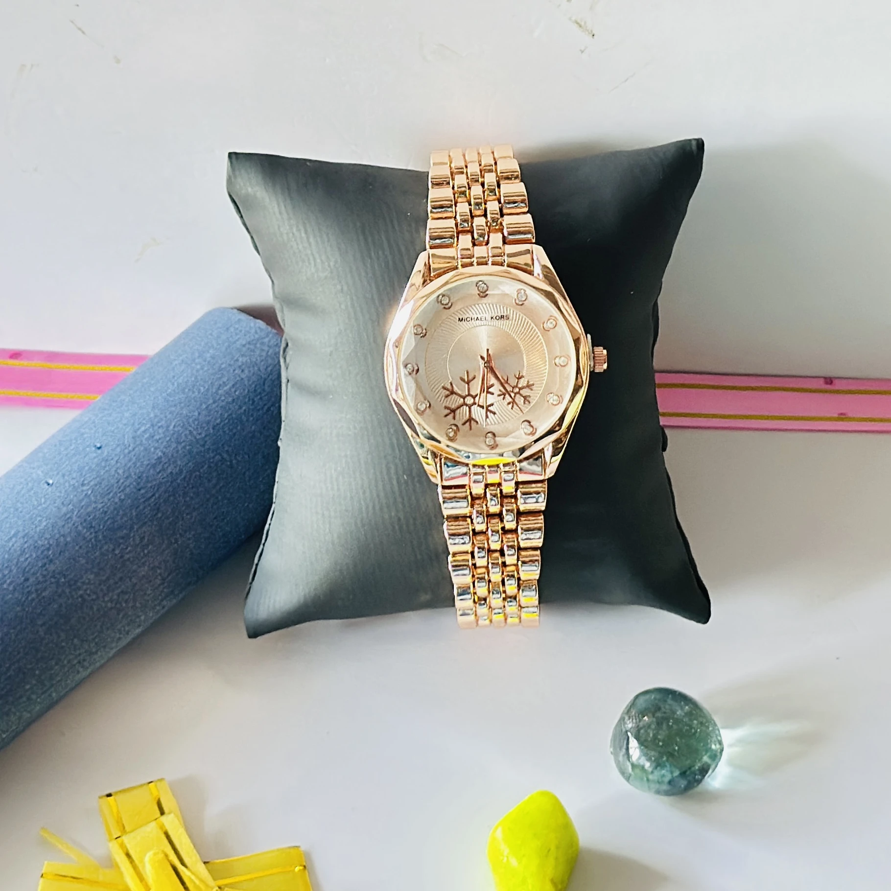 Analogue watch for girls