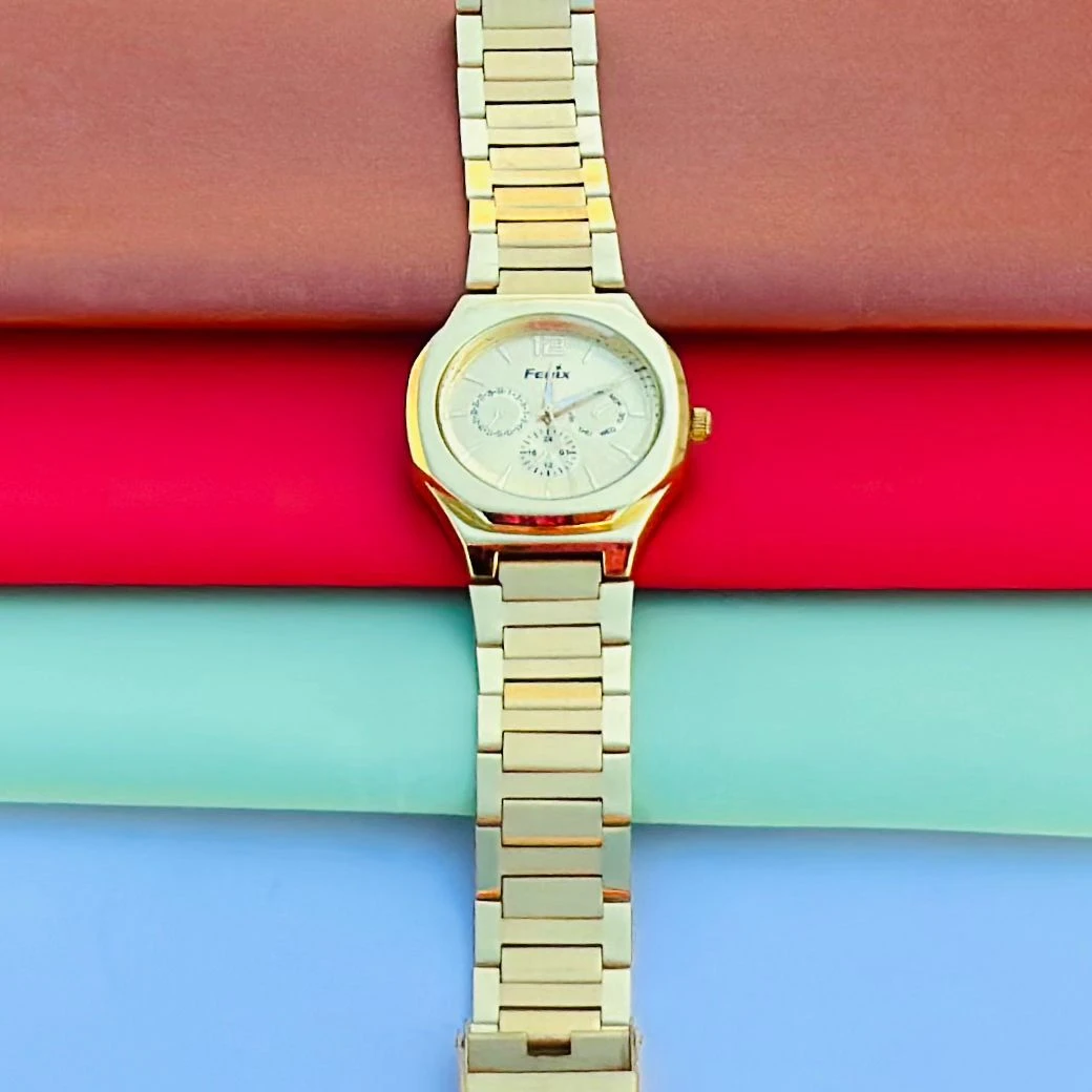 Golden Design analog watch