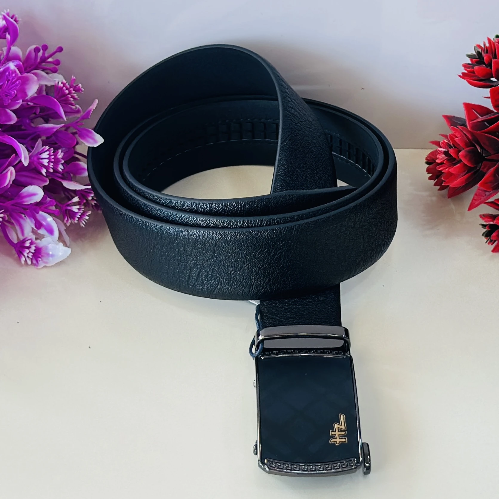 black artificial leather auto-lock buckle belt for men.