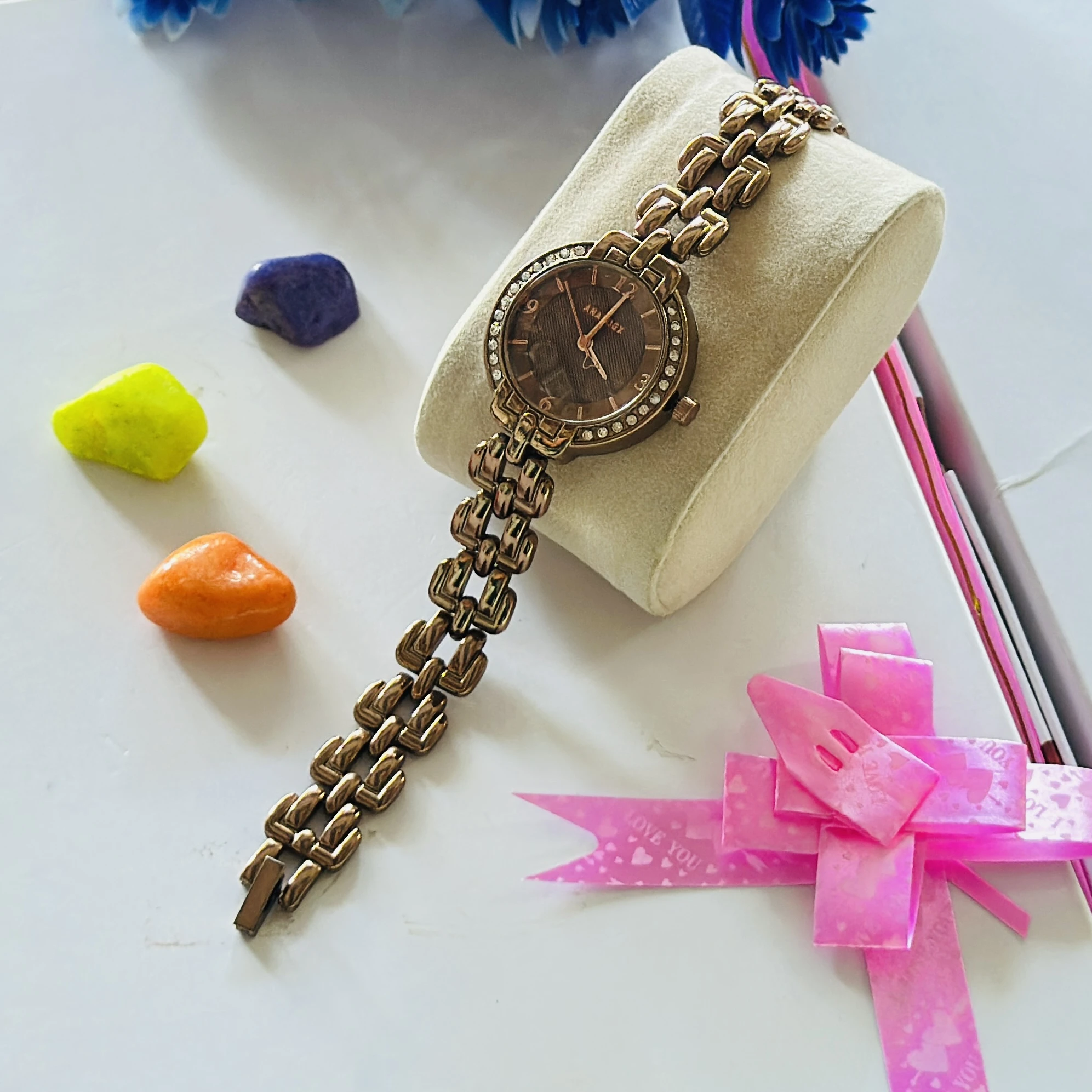 Amalsx brand analog wristwatch designed for women