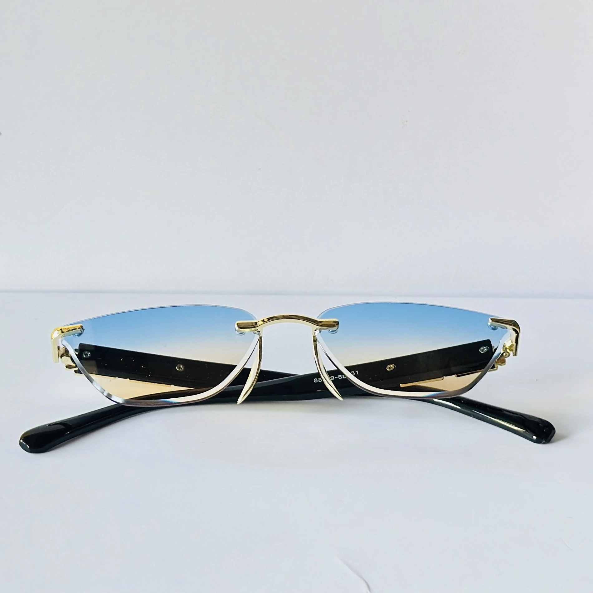 Rimless rectangular sunglasses