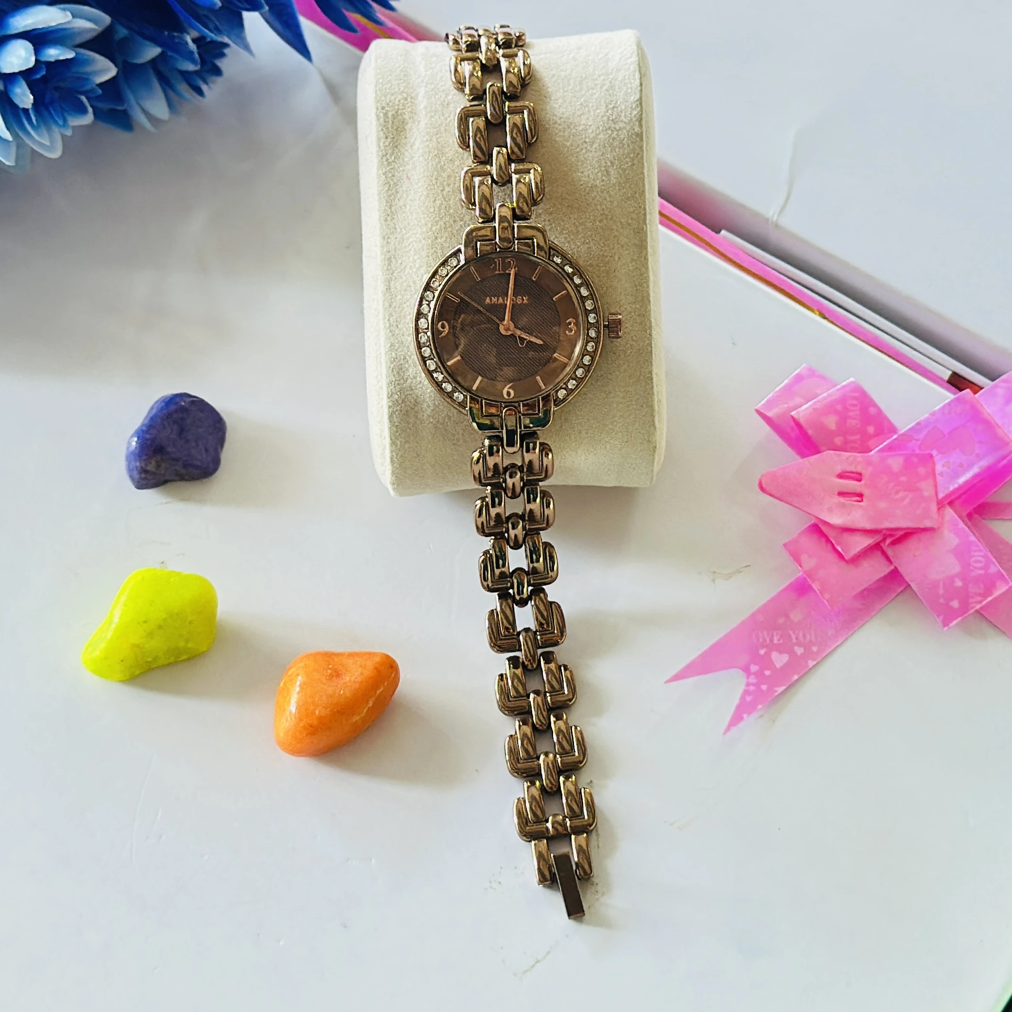 Amalsx brand analog wristwatch designed for women