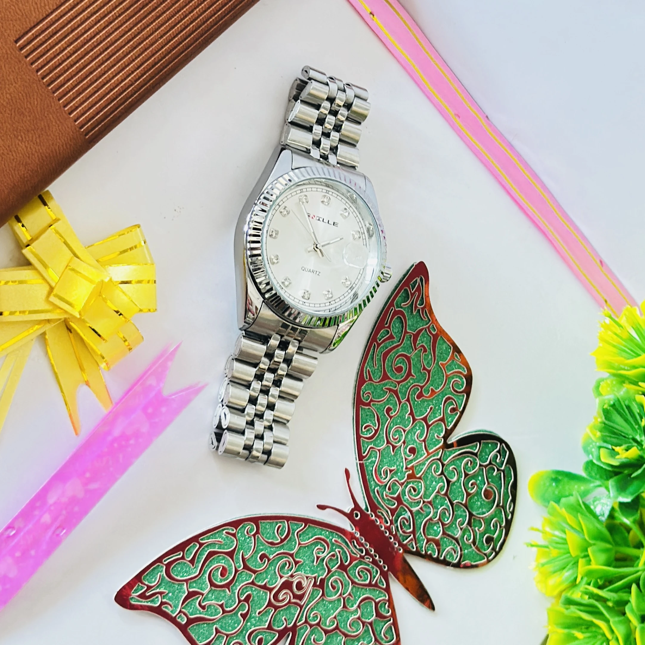 silver-toned Snille quartz wristwatch