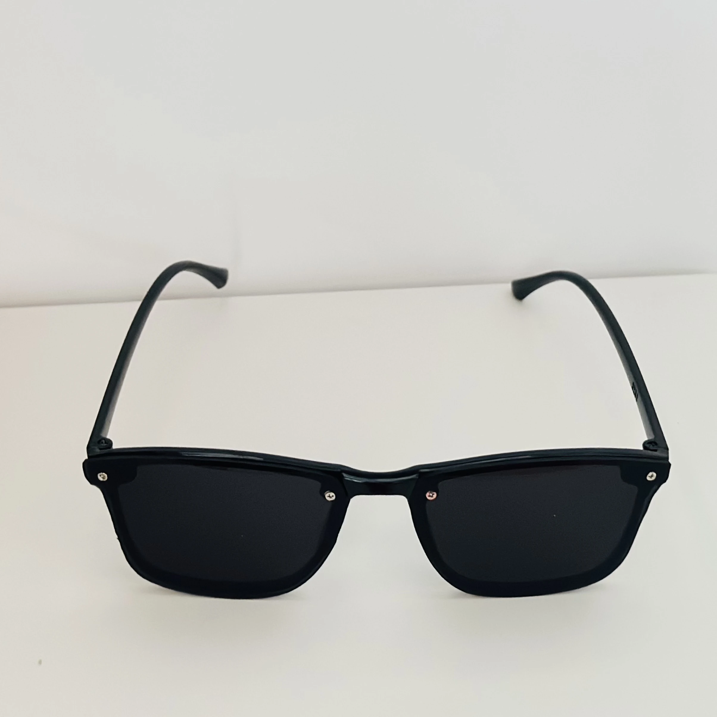 Baleshare Polarised Noon sunglasses.