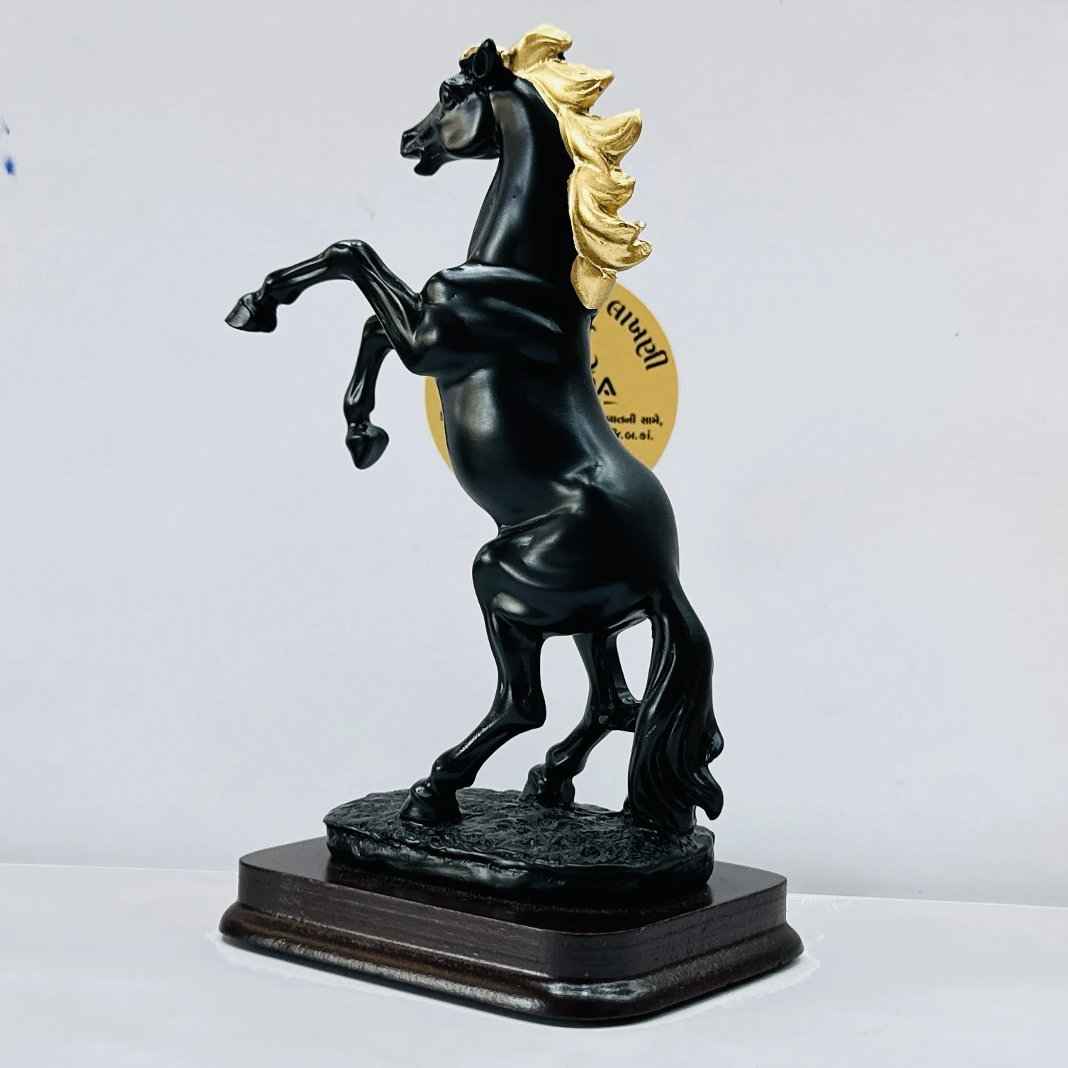 Black and gold polyresin horse statue showpiece