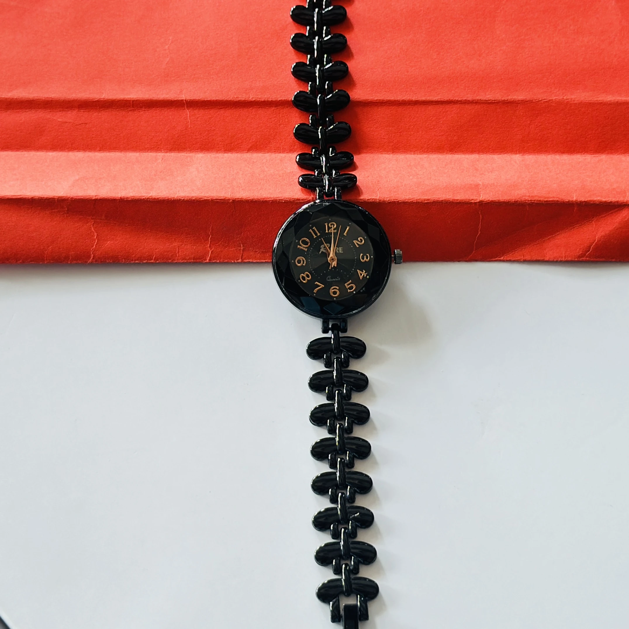 Black -toned women's analog watches
