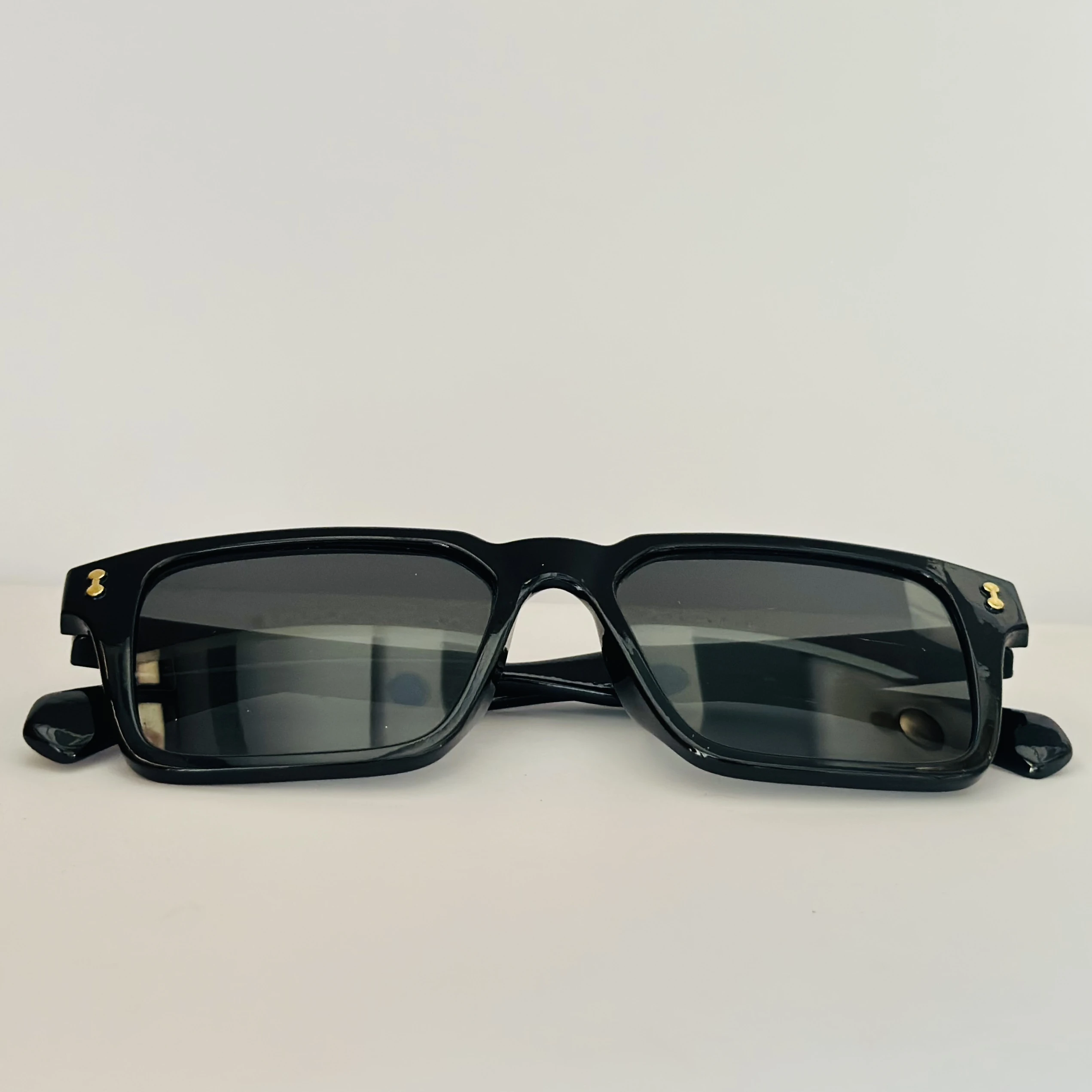 Black square sunglasses