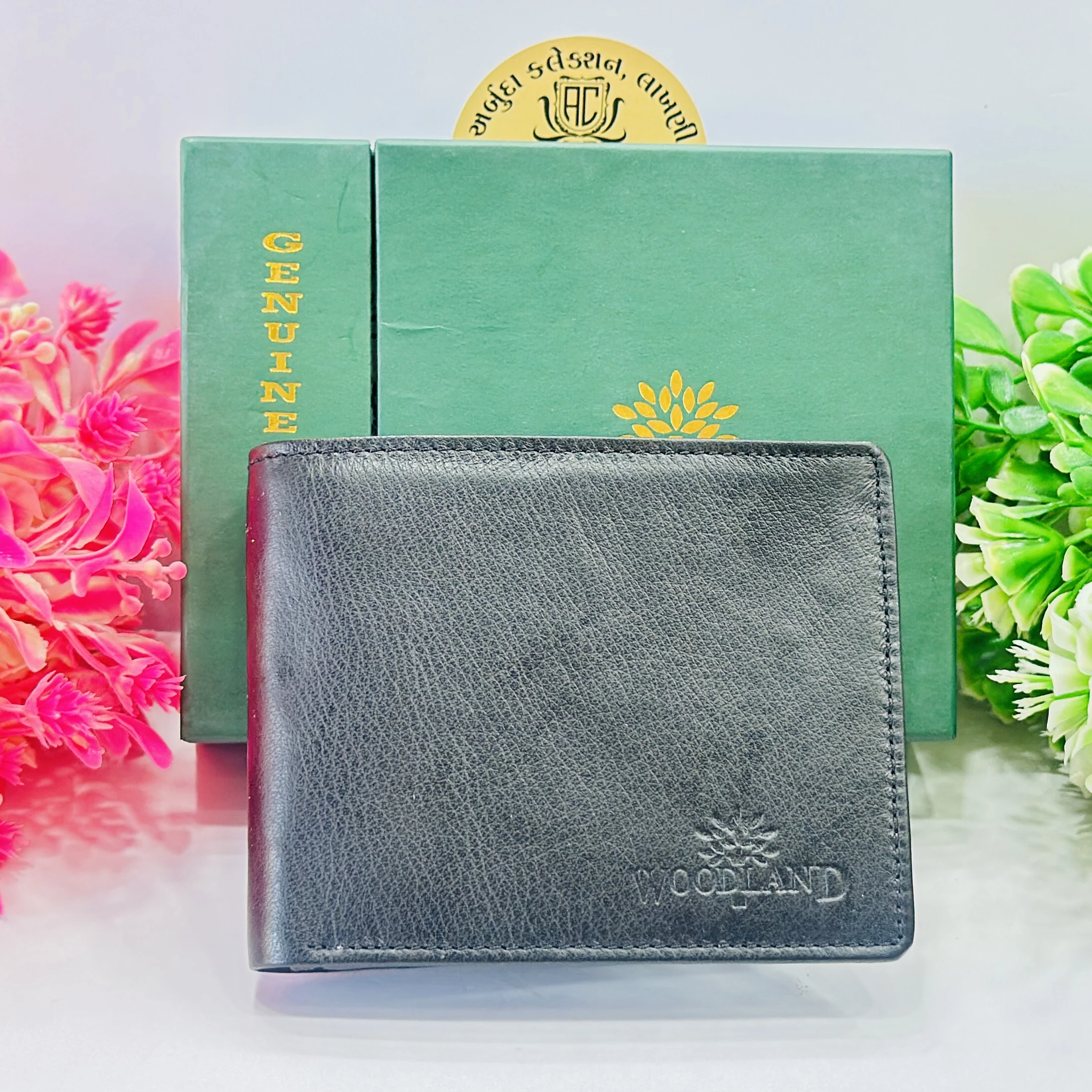 Woodland men's navy leather wallet