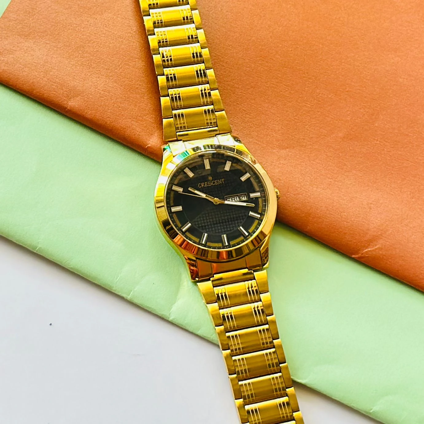 Golden Design analog watch