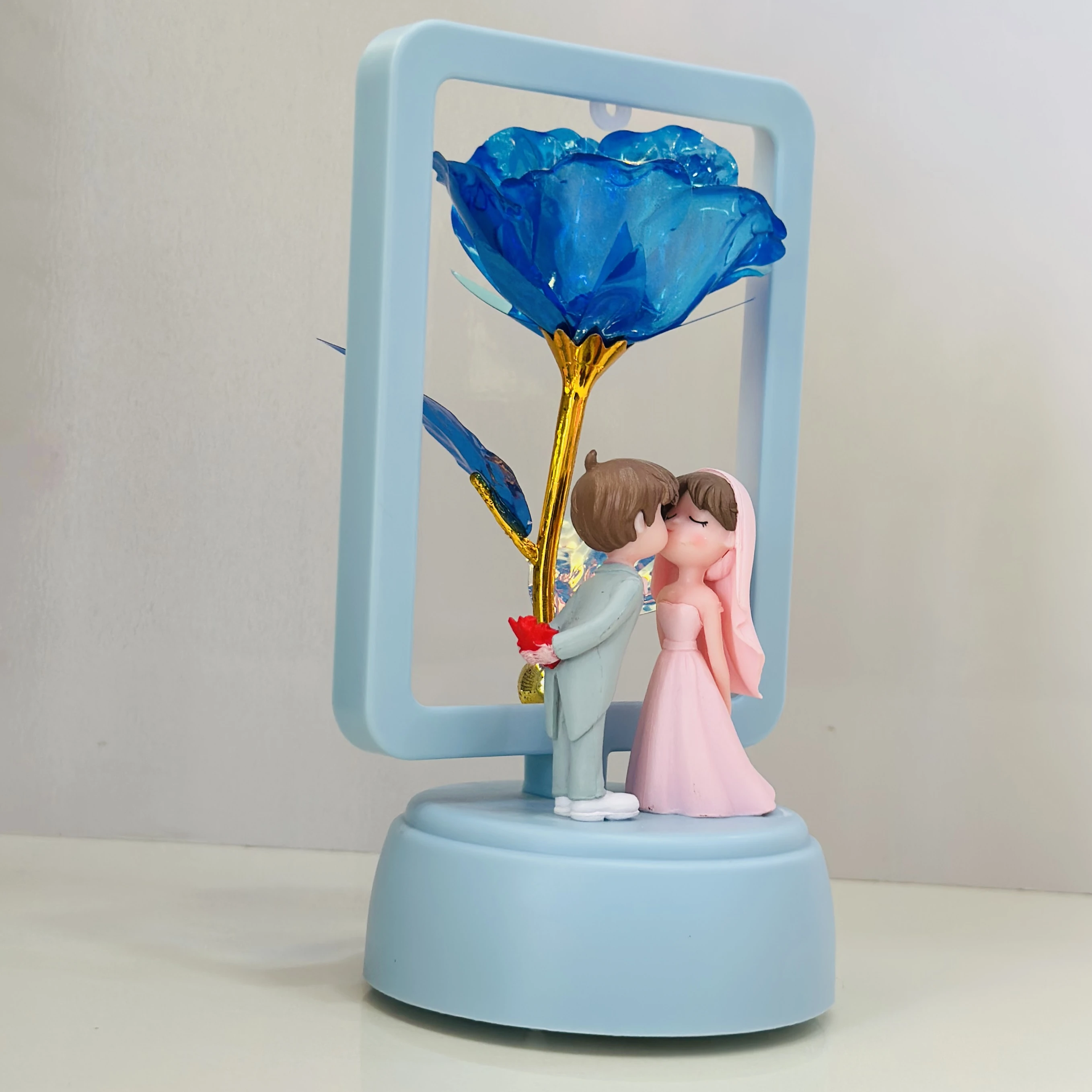 Romantic love couple (SKU-DKF9LB)