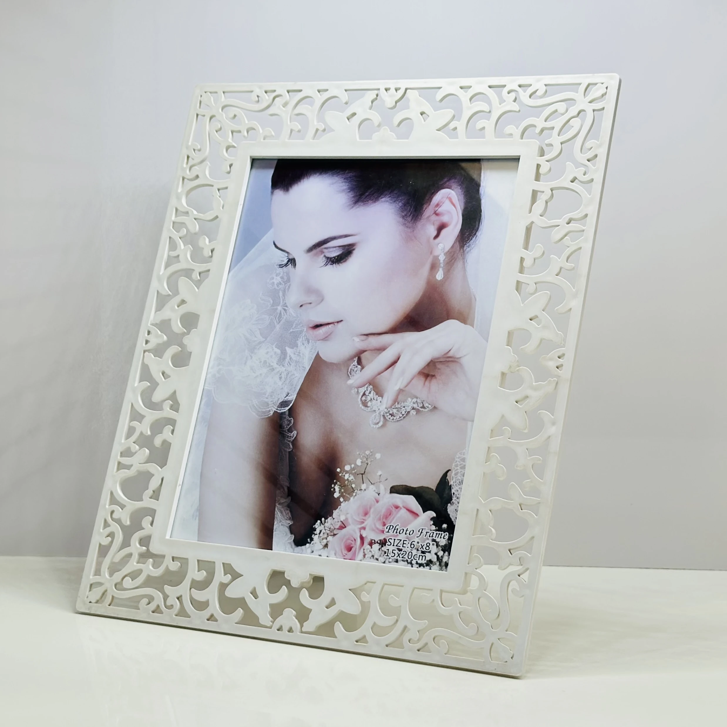 White Circular Motif Photo Frame (SKU-KHOFON)