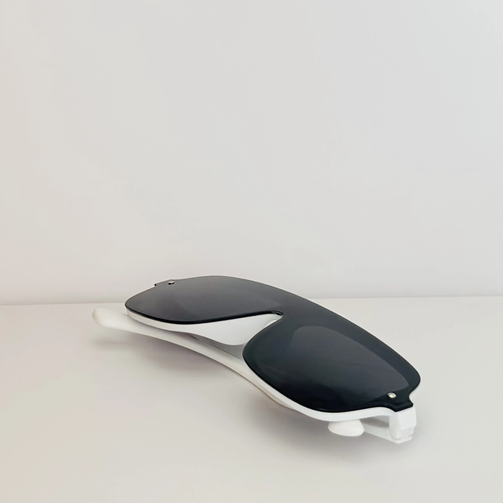 Gucci GG0255S fashion pilot sunglasses in black and ivory acetate with grey lenses.