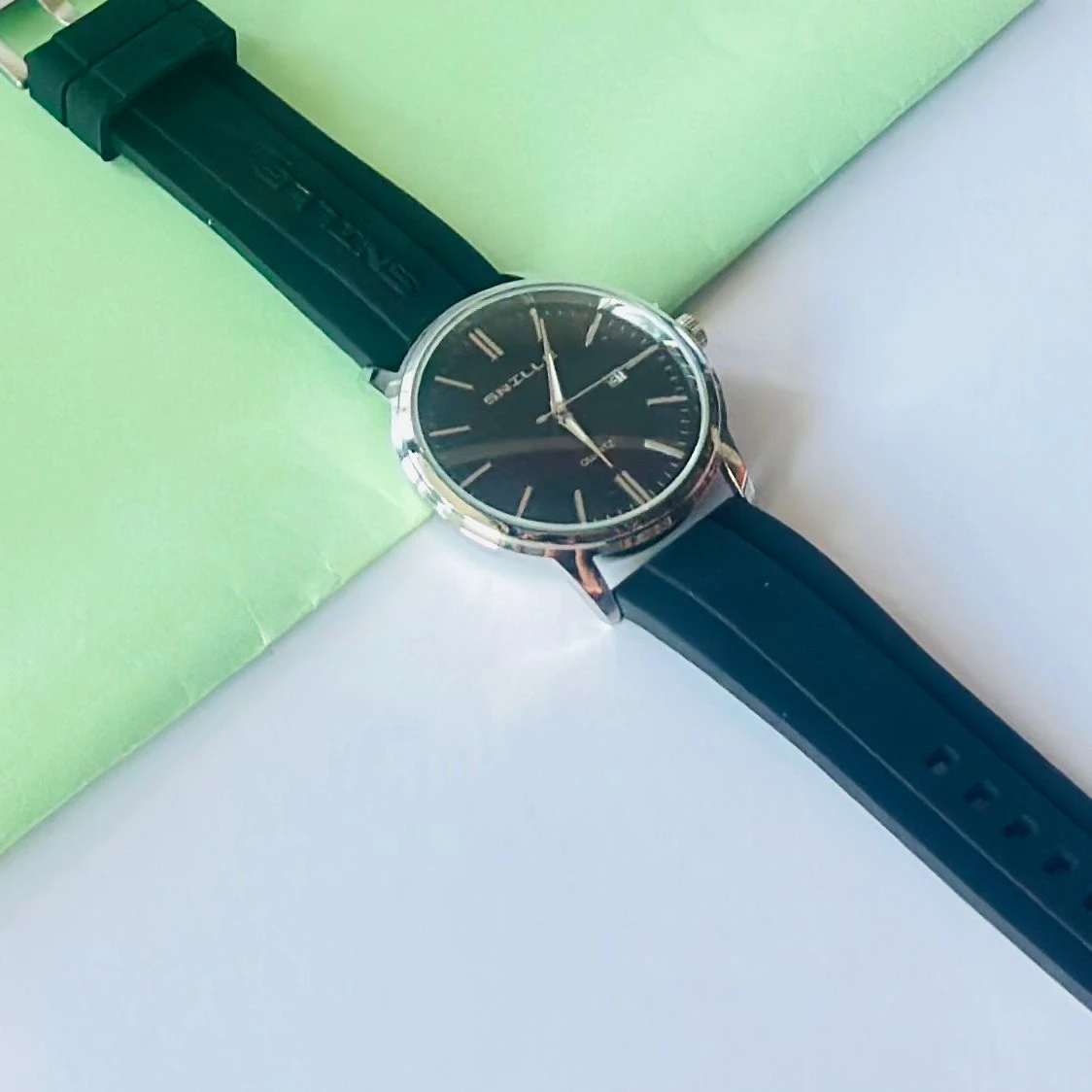SNILLE Premium Quartz analog watch