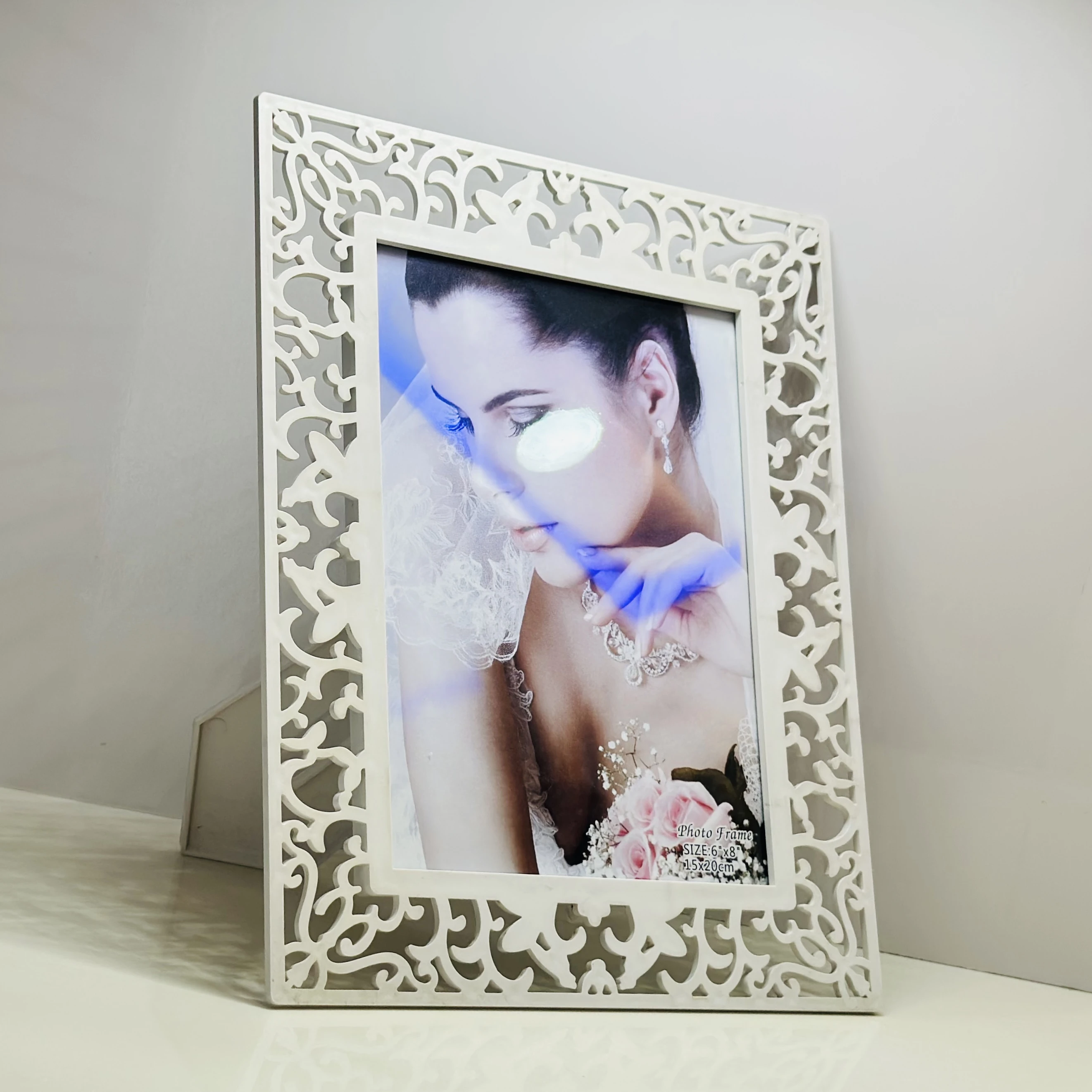 White Circular Motif Photo Frame (SKU-KHOFON)