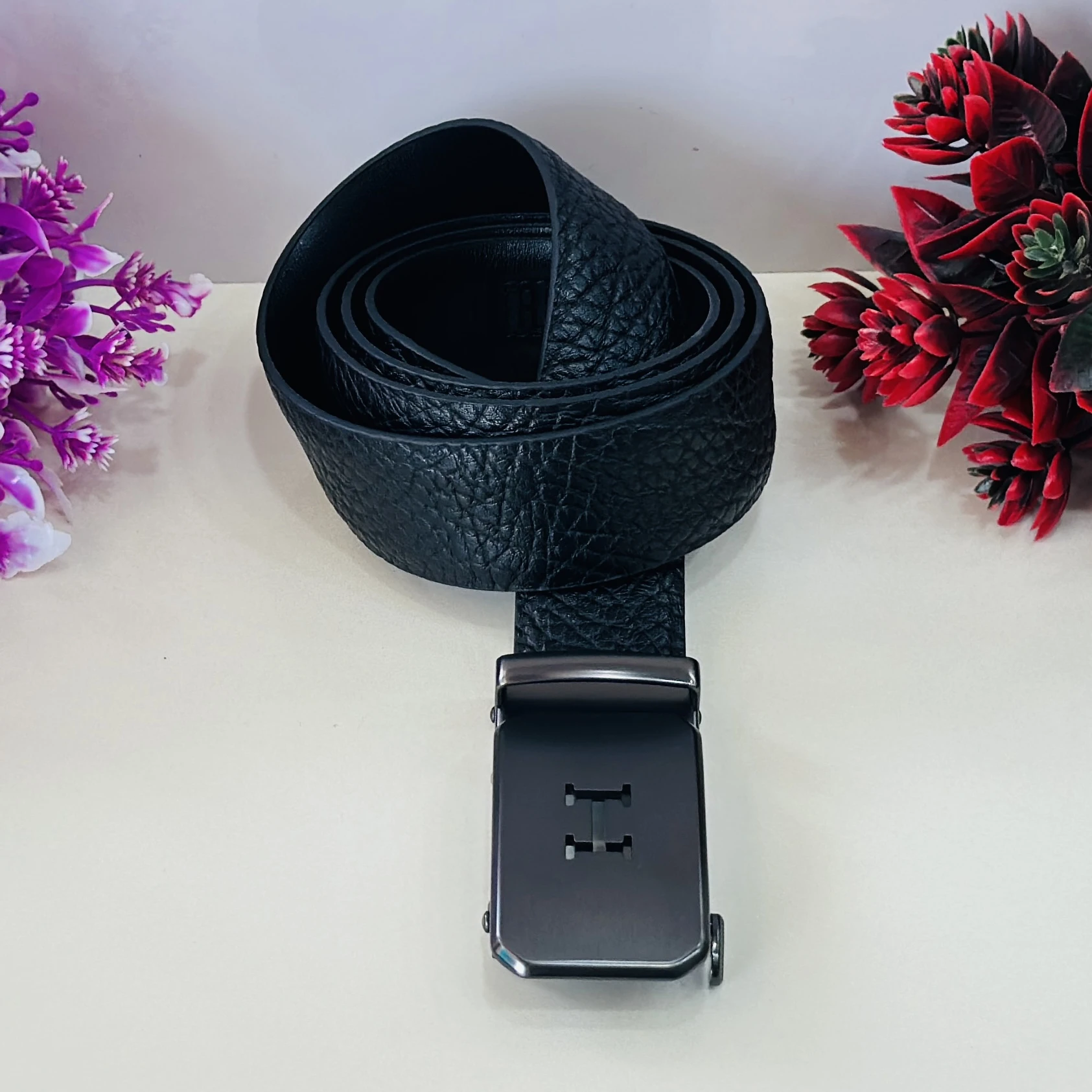 Black textured autolock buckle belt