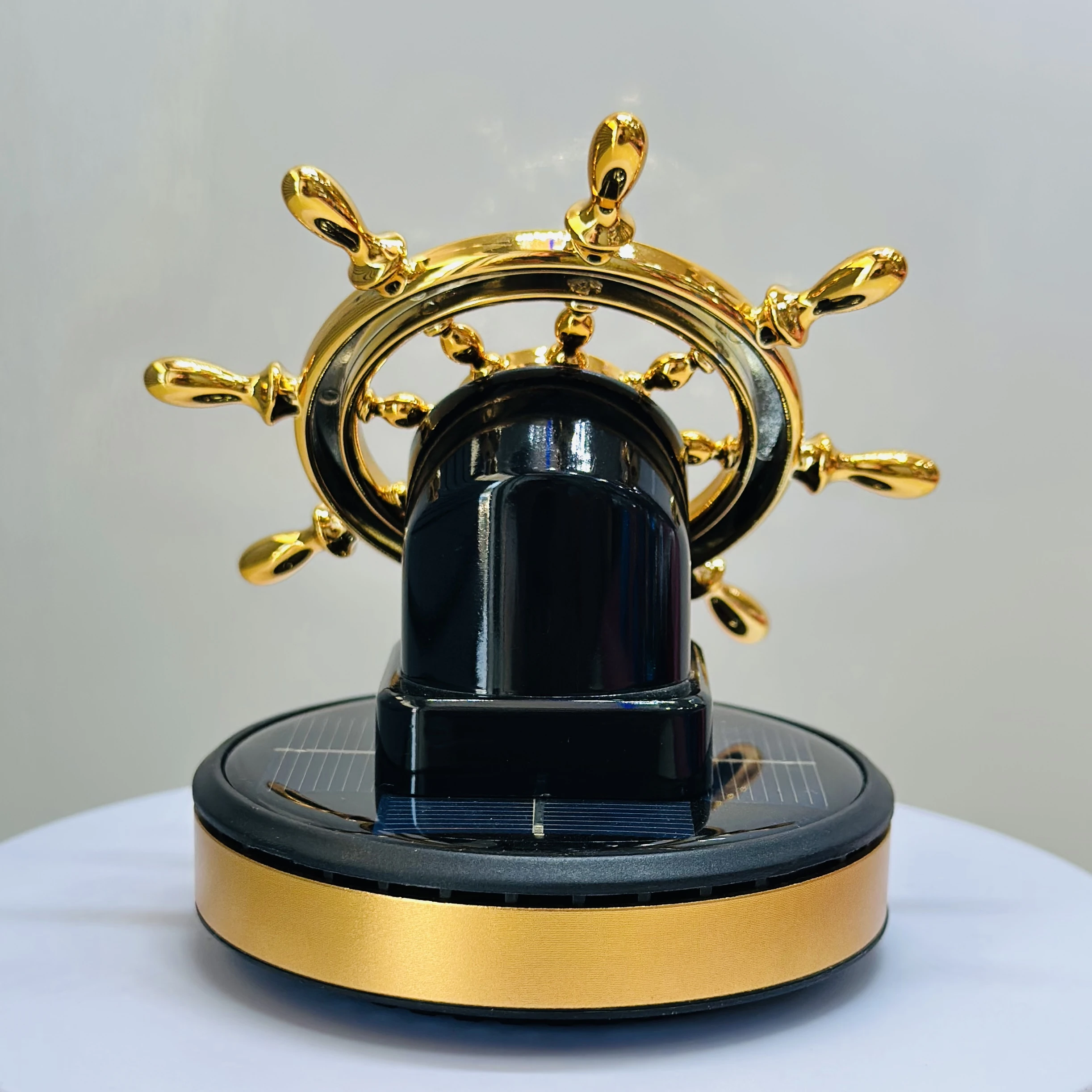 Solar powered ship's steering wheel decoration,