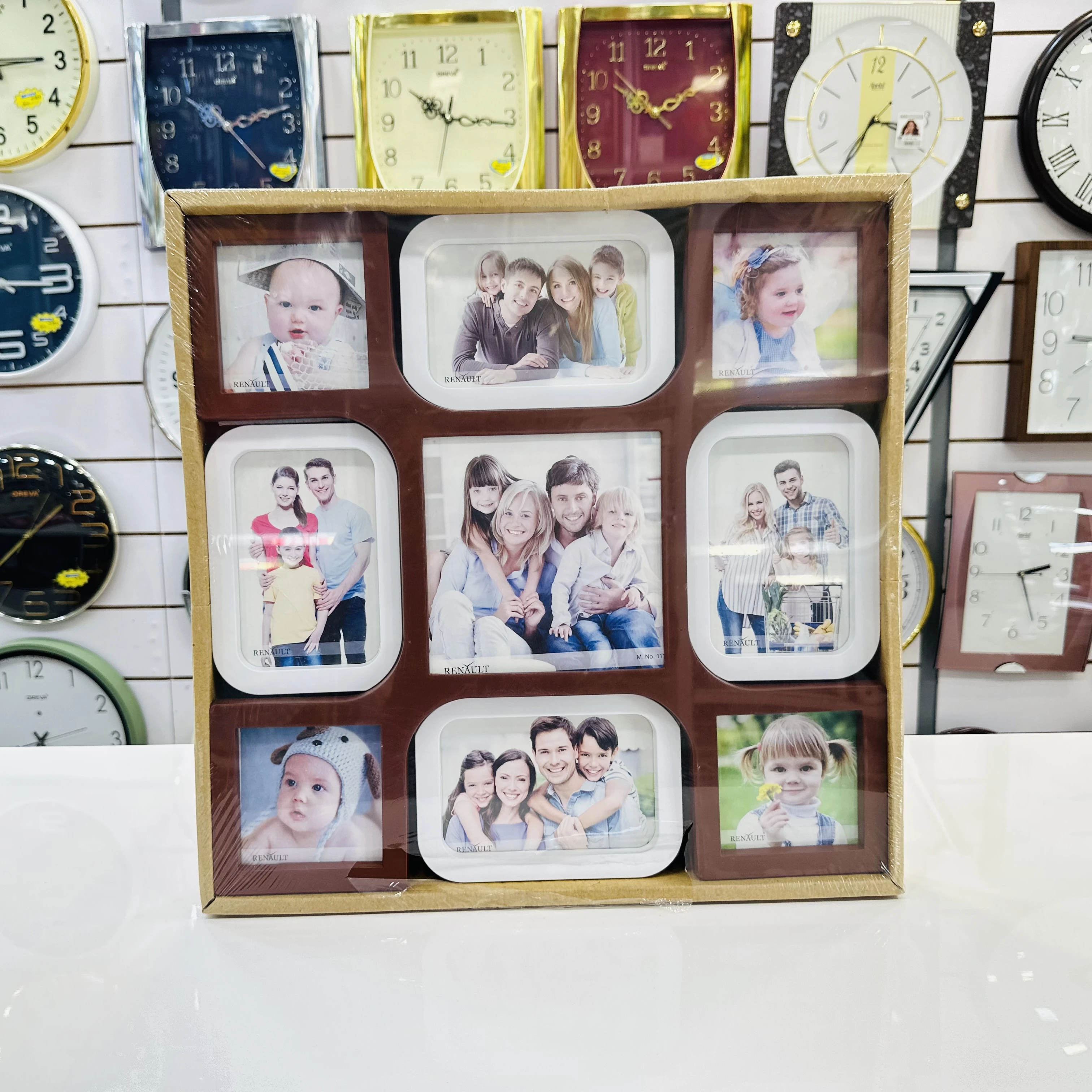 Customized photo frame (SKU-3Z4ZNB)
