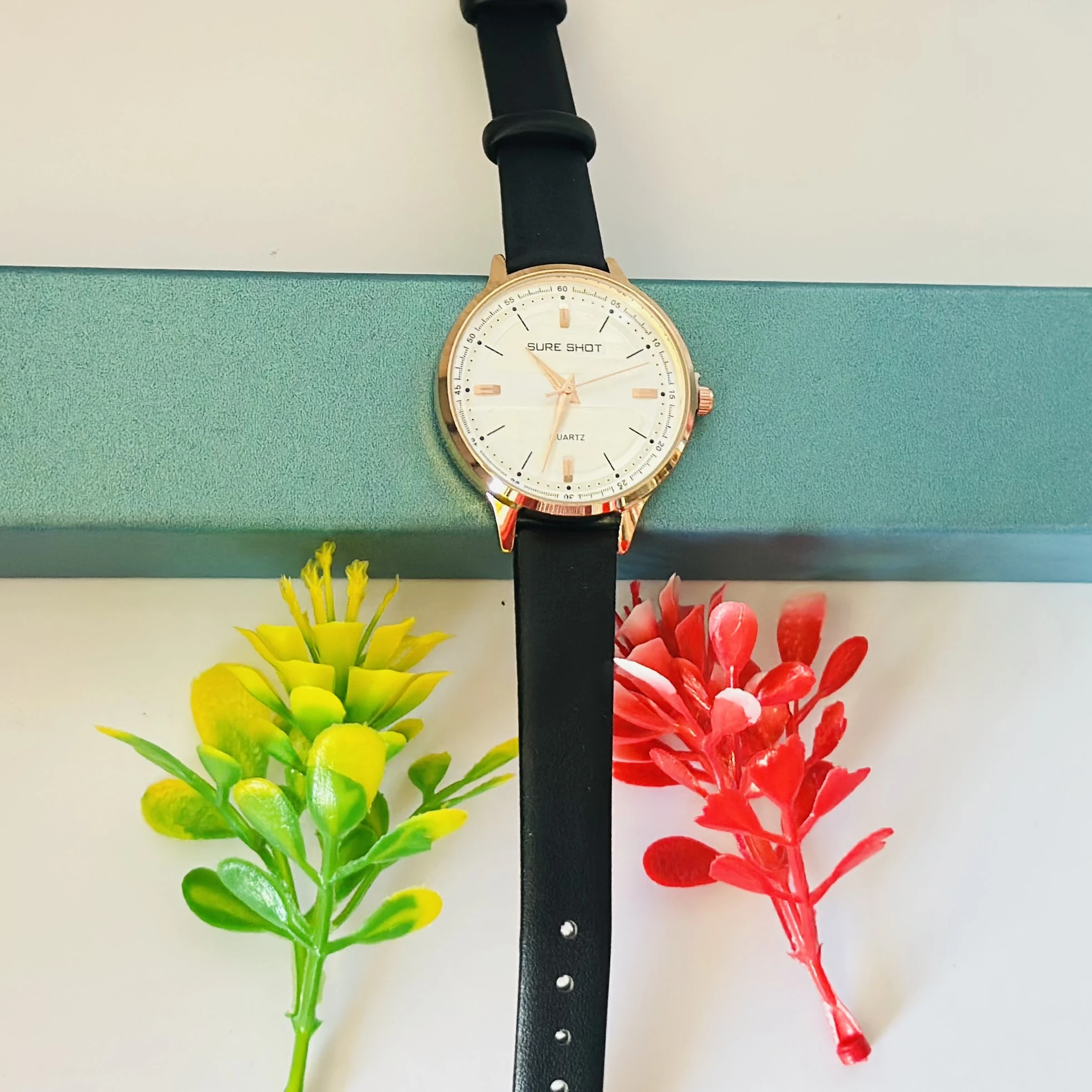 U&I analog watch for women